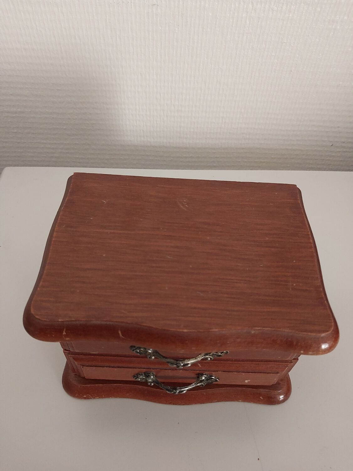 Jewelry box