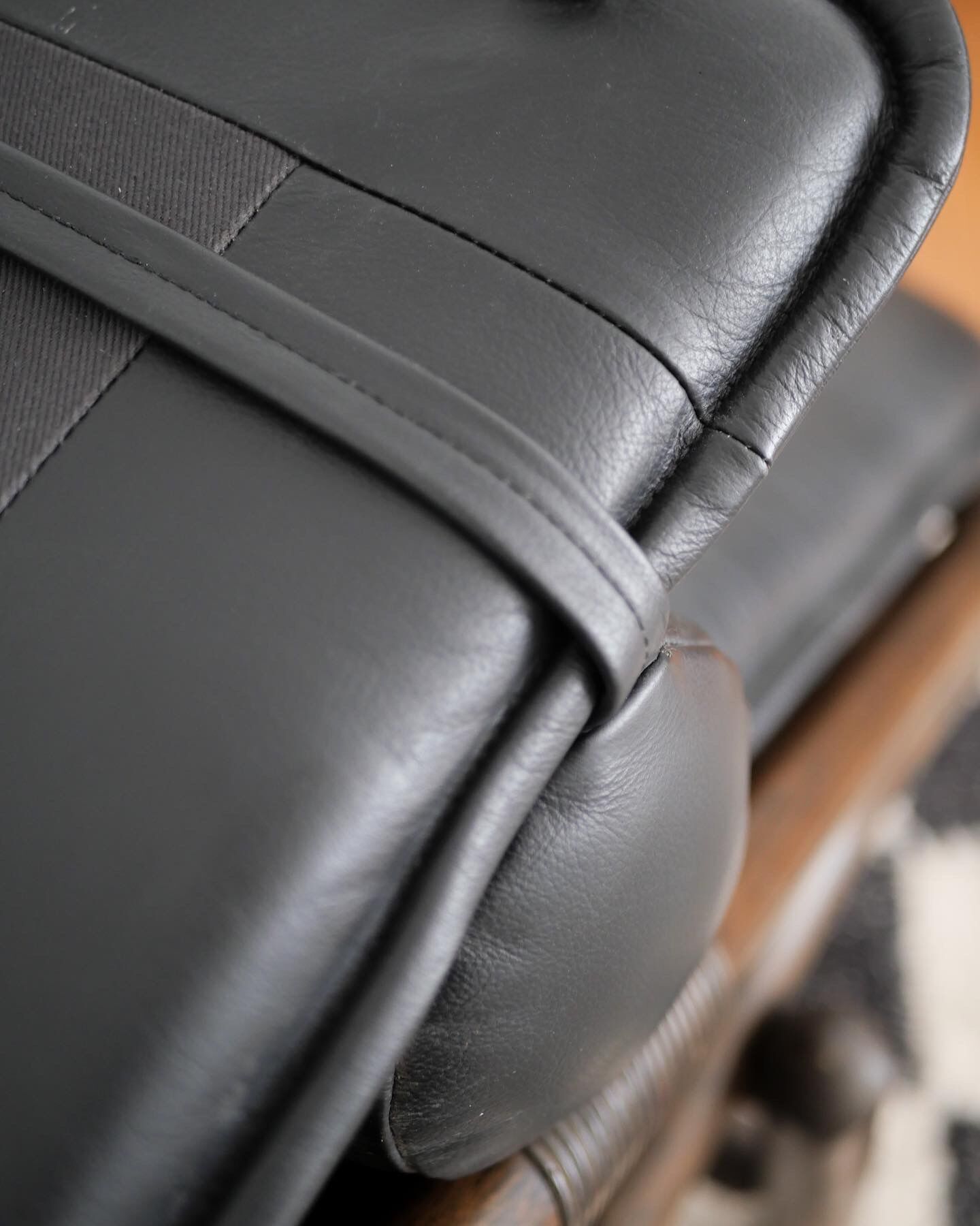 Rattan chaise longue