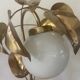 Lampe en métal doré et opaline 70’s