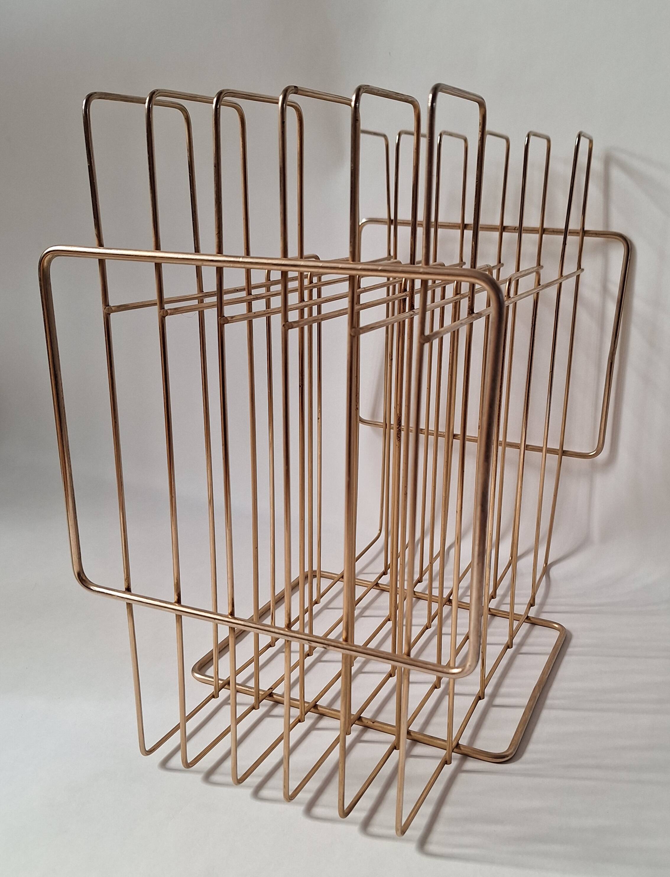 Vinyl record holder / magazine holder