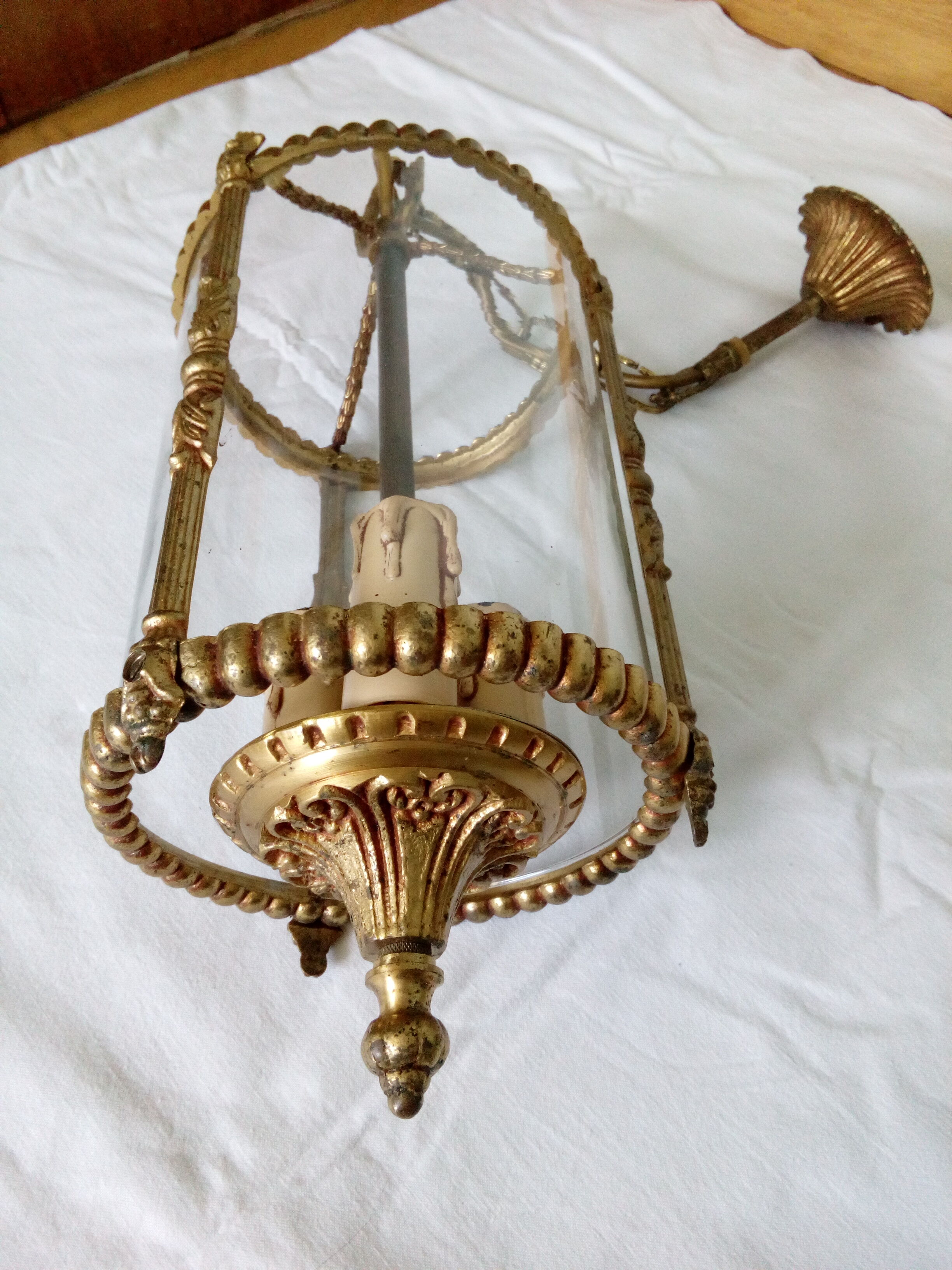 3-light suspension lantern with bulging glass