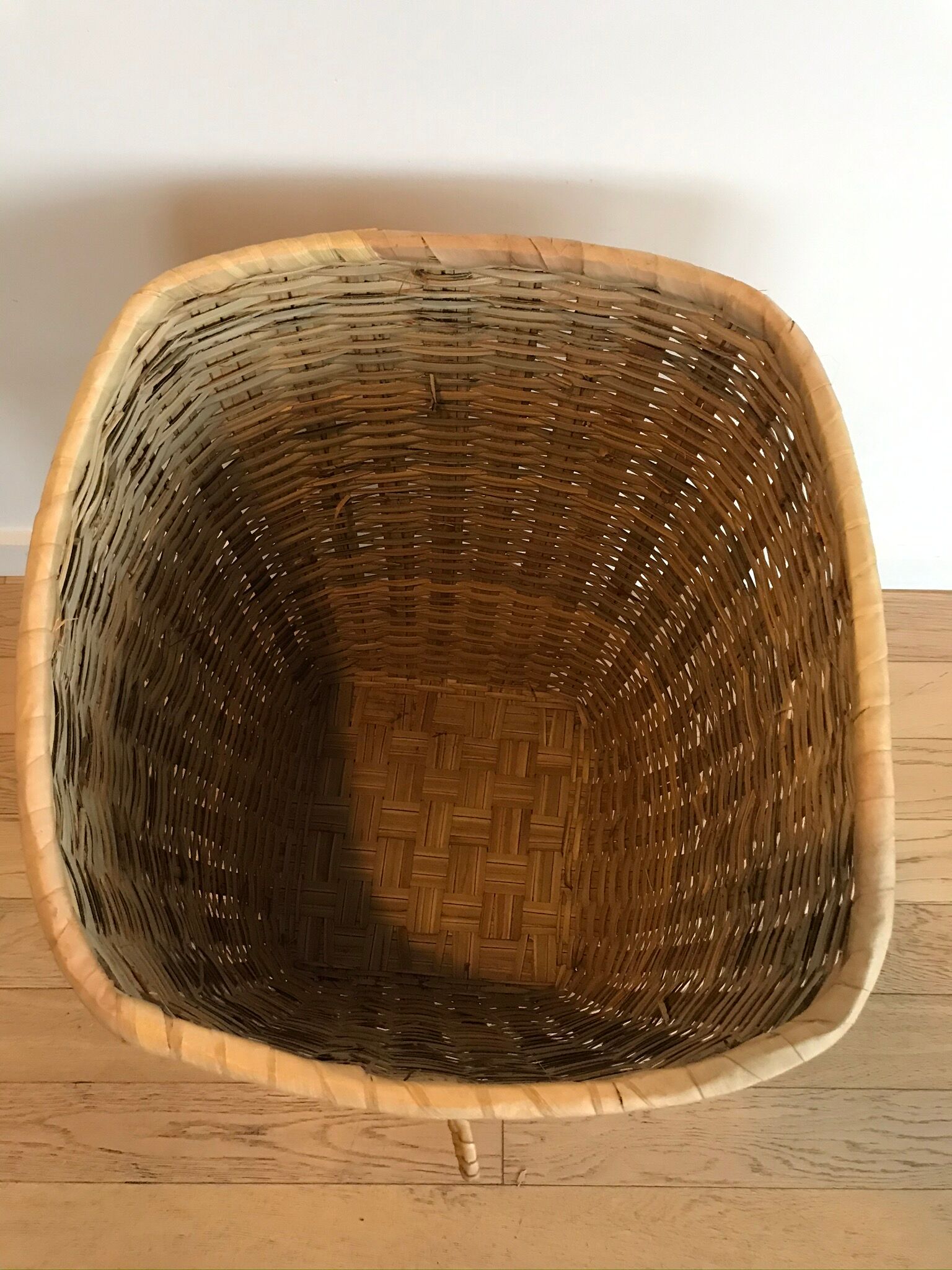 Large wicker/vintage bamboo laundry basket with lid