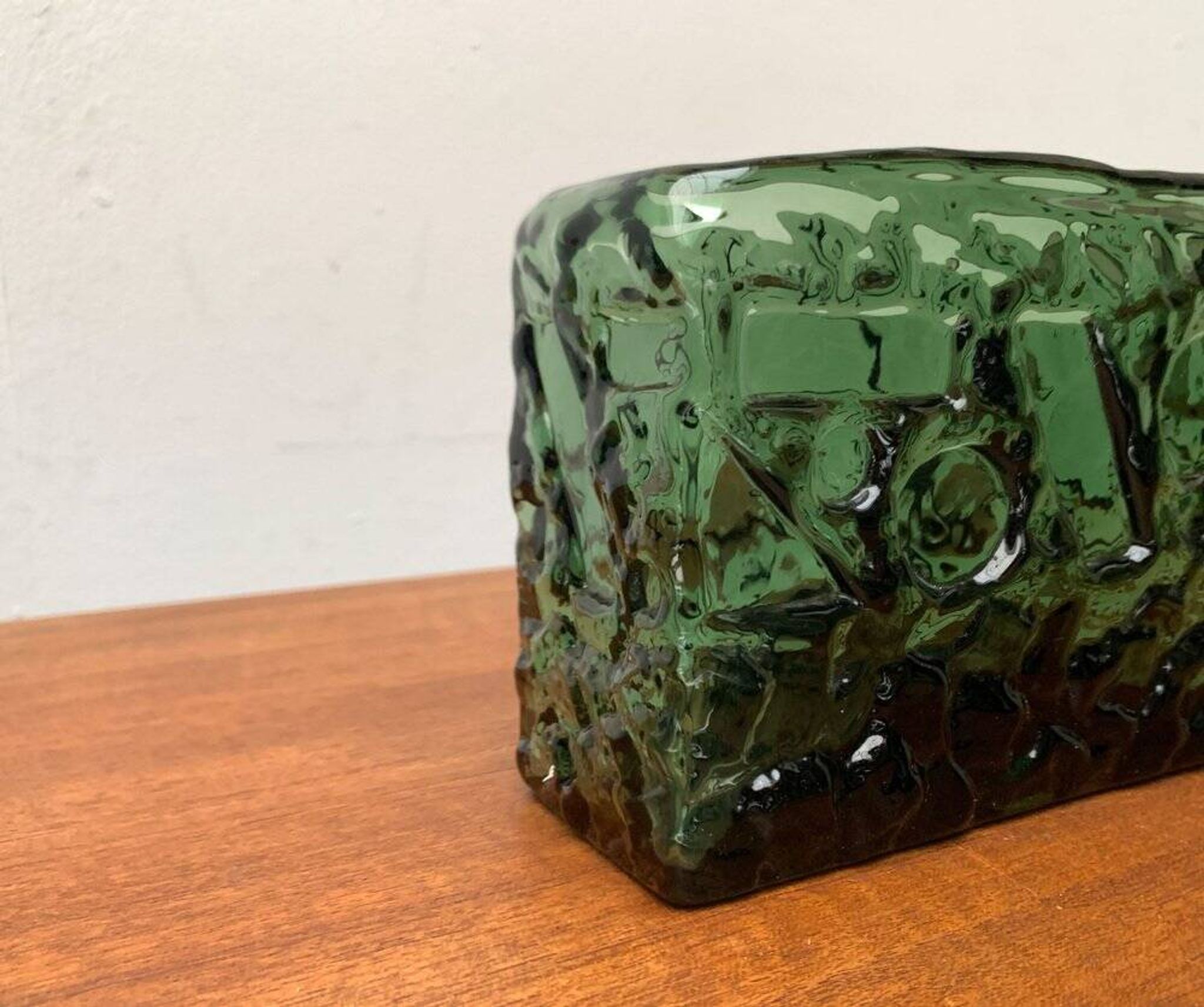 Swedish brutalist glass vase from the mid-century by Göte Augustsson for Ruda, 1960s.