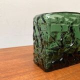 Swedish brutalist glass vase from the mid-century by Göte Augustsson for Ruda, 1960s.