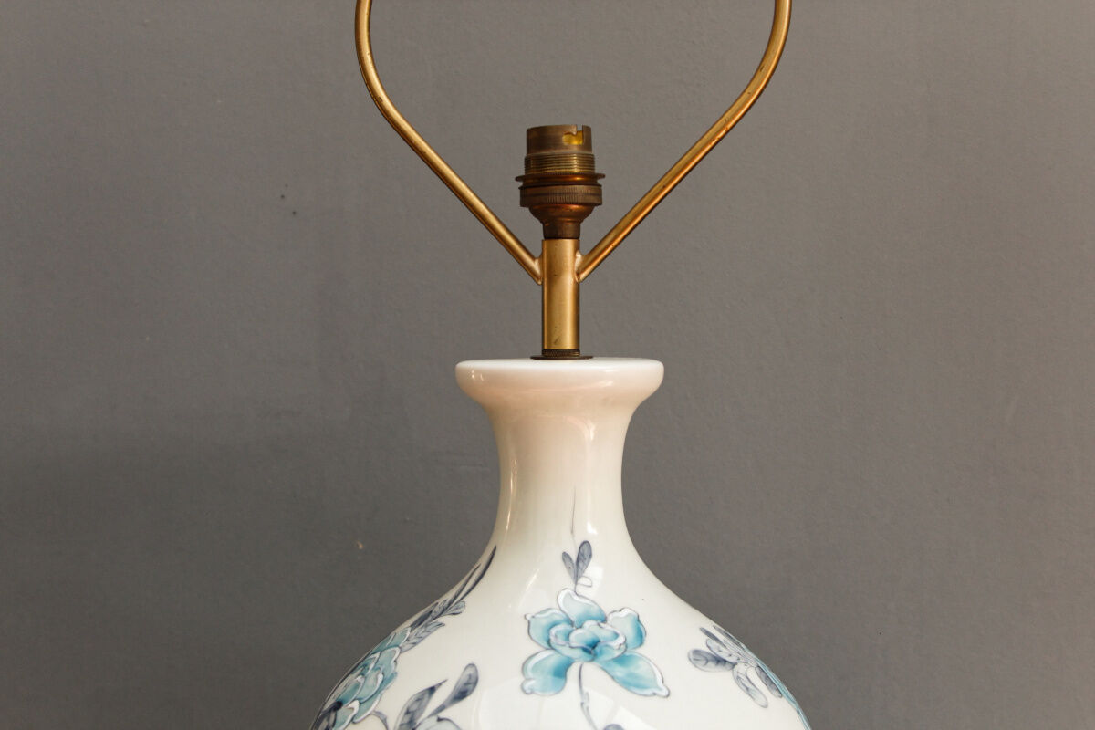 Porcelain lamp foot