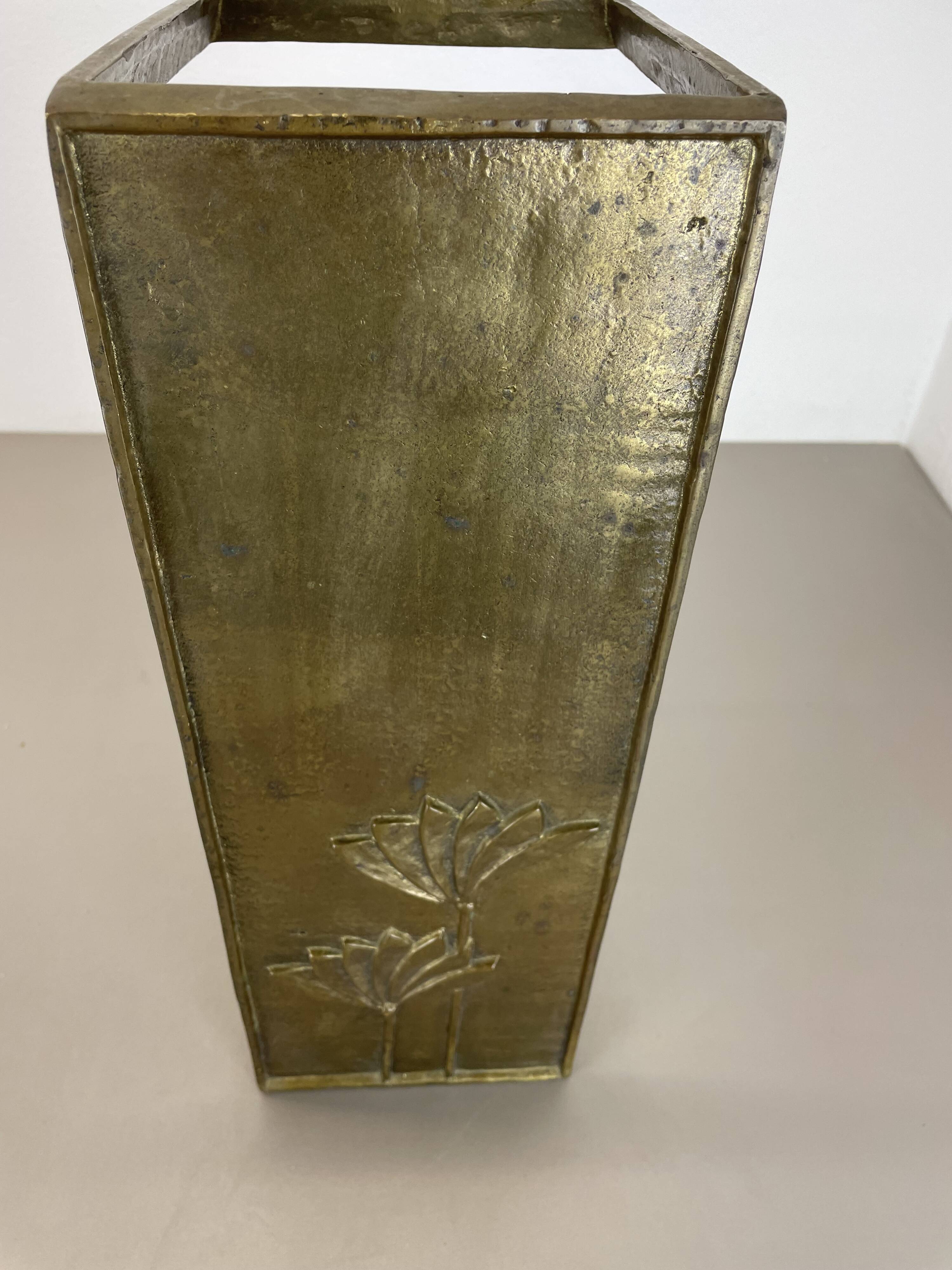 Hollywood Regency Solid 7.5kg Brass Brutalist Floral Umbrella Stand, Italy 1970s
