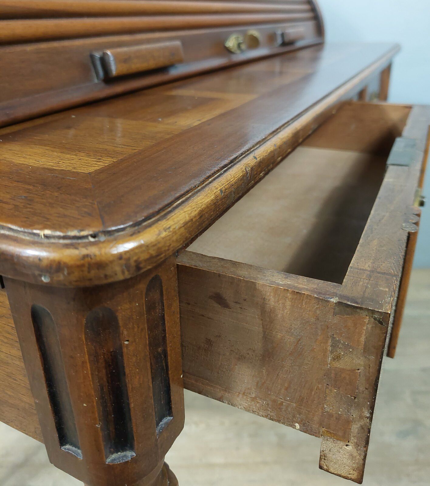 Art deco cylinder lady desk