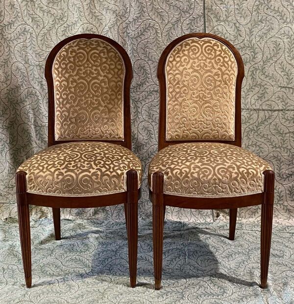 Paire de chaises anciennes en noyer