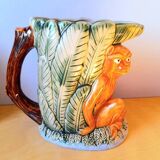 Pichet zoomorphe en barbotine singe