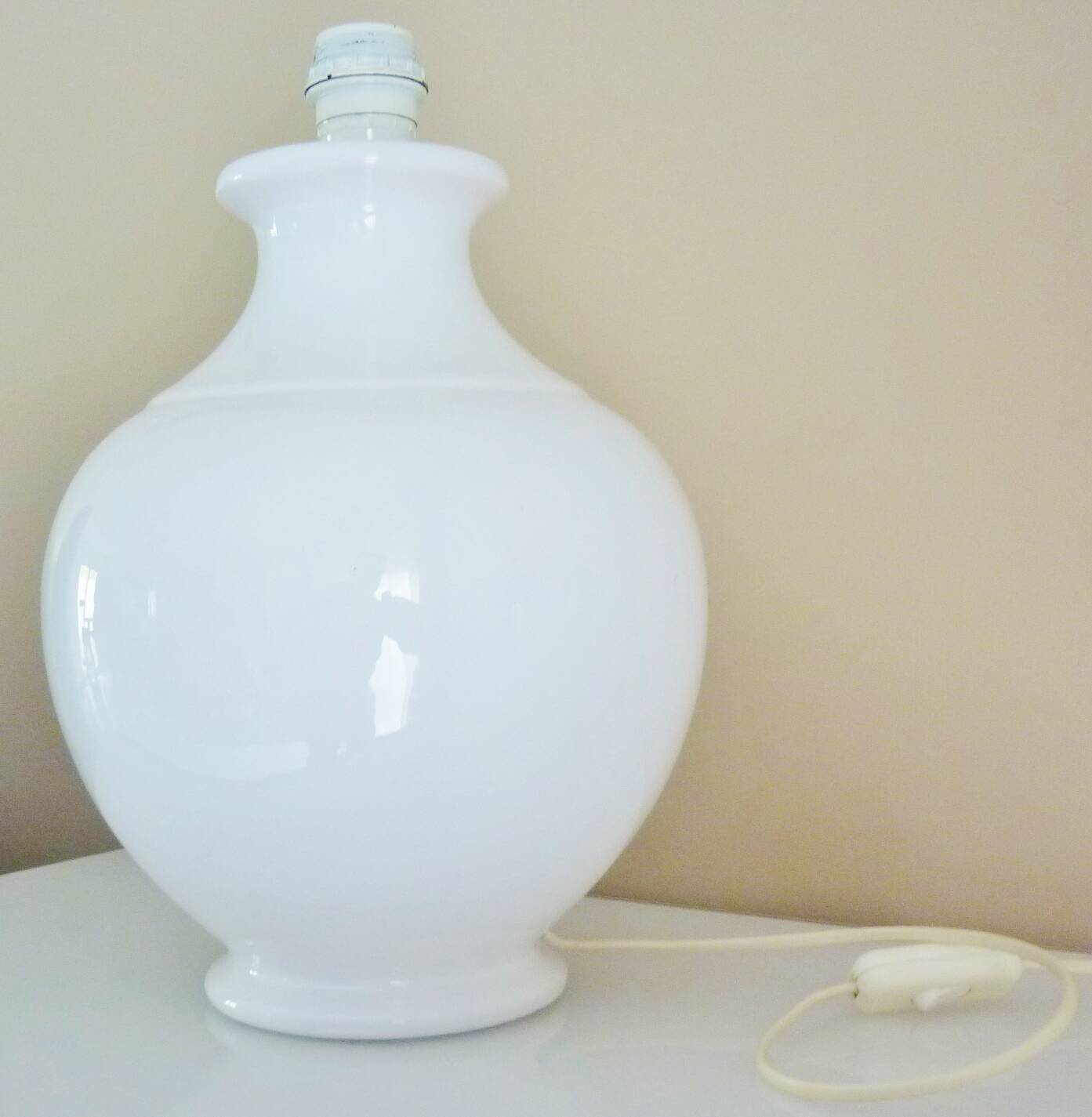 White glazed ceramic lamp, sleek design from the 60s/70s
