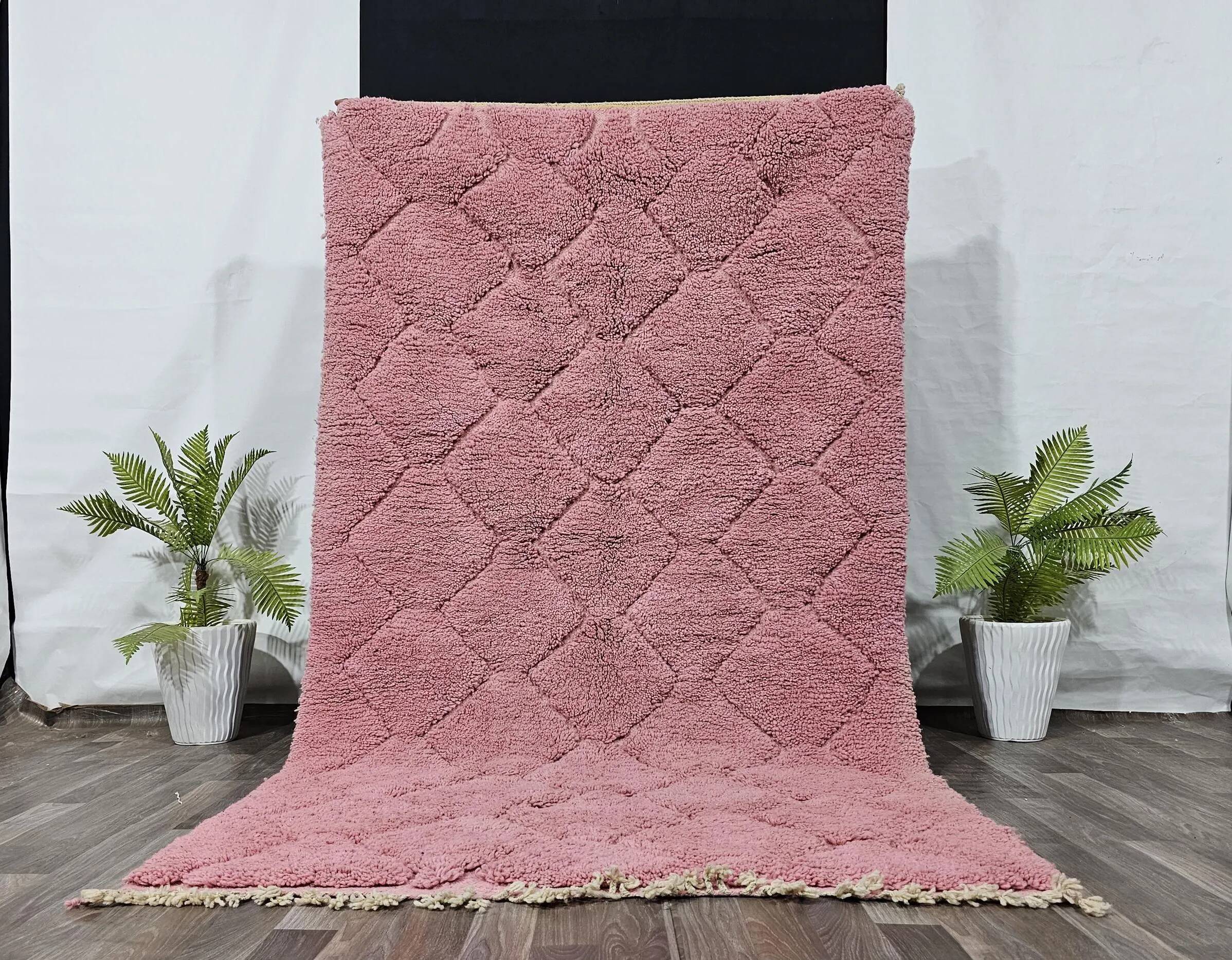 Moroccan rug 100% wool, handmade, 250x150 cm, superior quality.