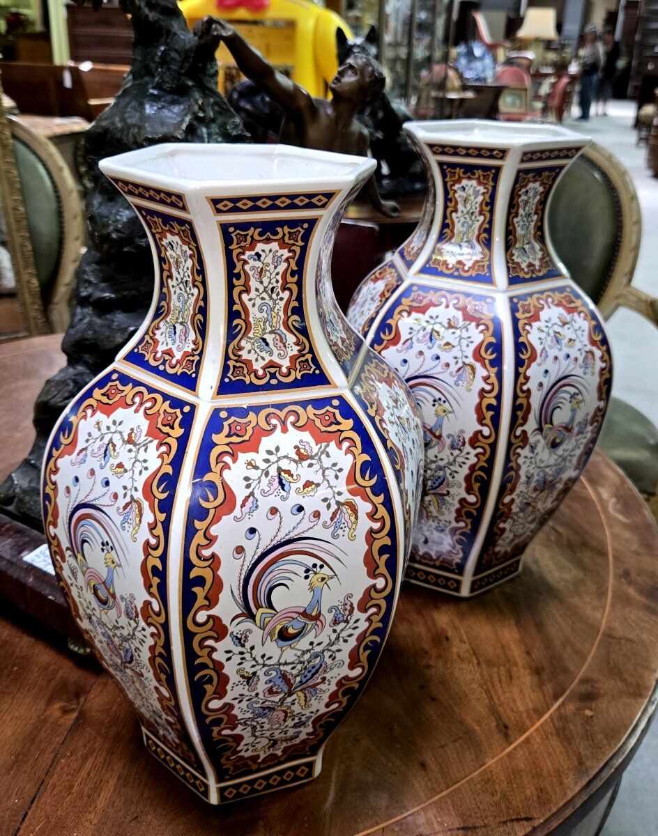 Pair of baluster vases in Imari porcelain