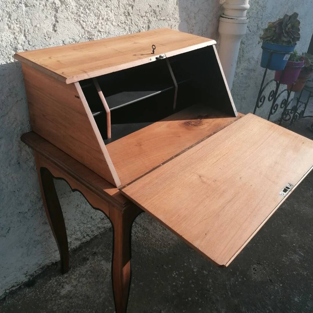 Secrétaire : un petit bureau déco