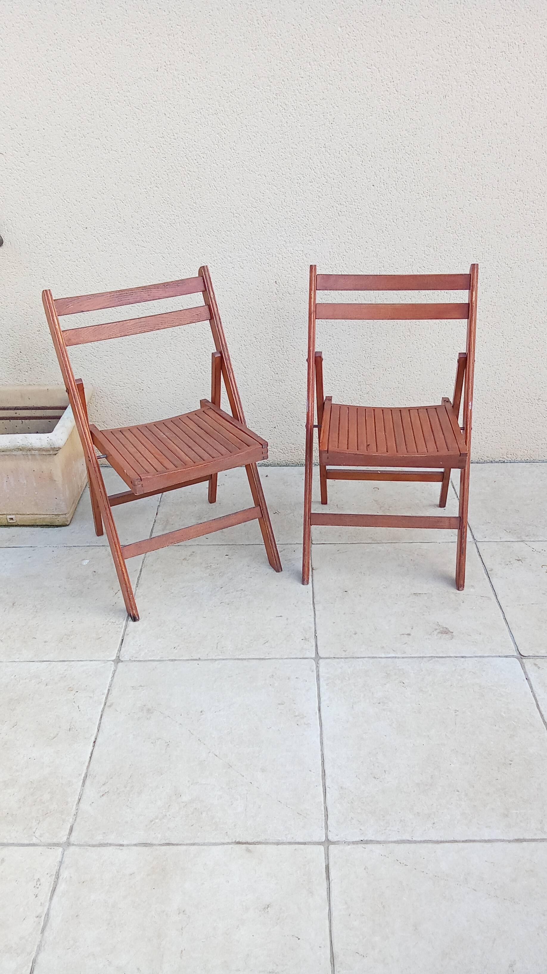 2 vintage folding chairs from the 1950s