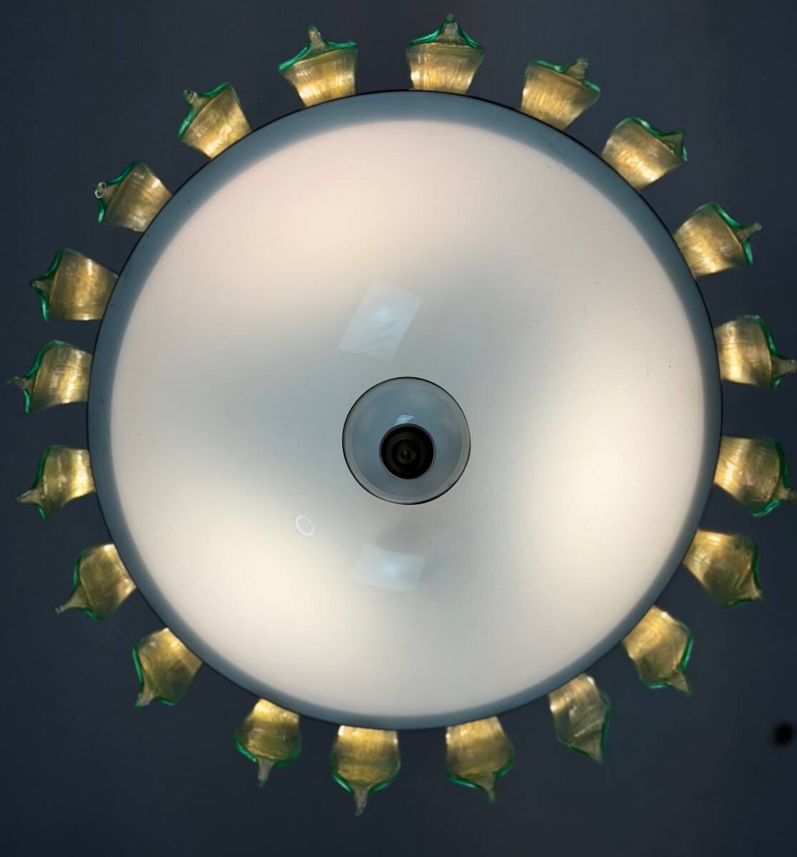 Venetian chandelier in white, black and green Murano glass sprinkled with gold, circa 1980
