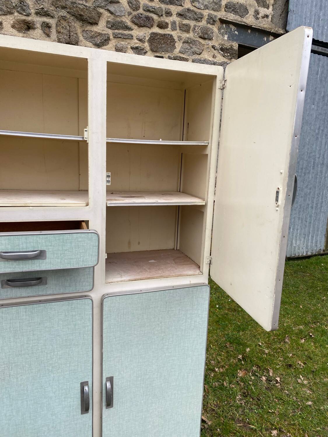 Vintage kitchen cabinet in blue Formica (sea green)