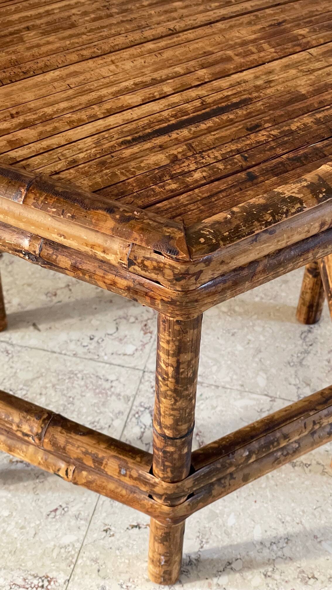 Table basse en bambou vintage