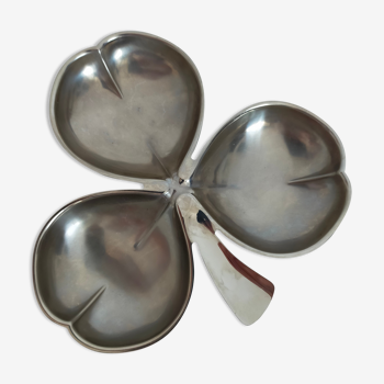 Stainless steel aperitif dish in the shape of a clover