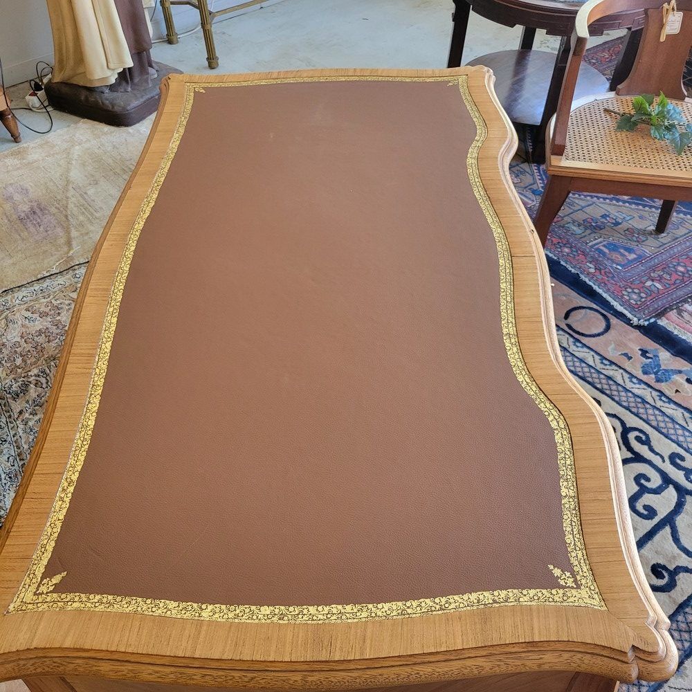 Bureau style Louis XV