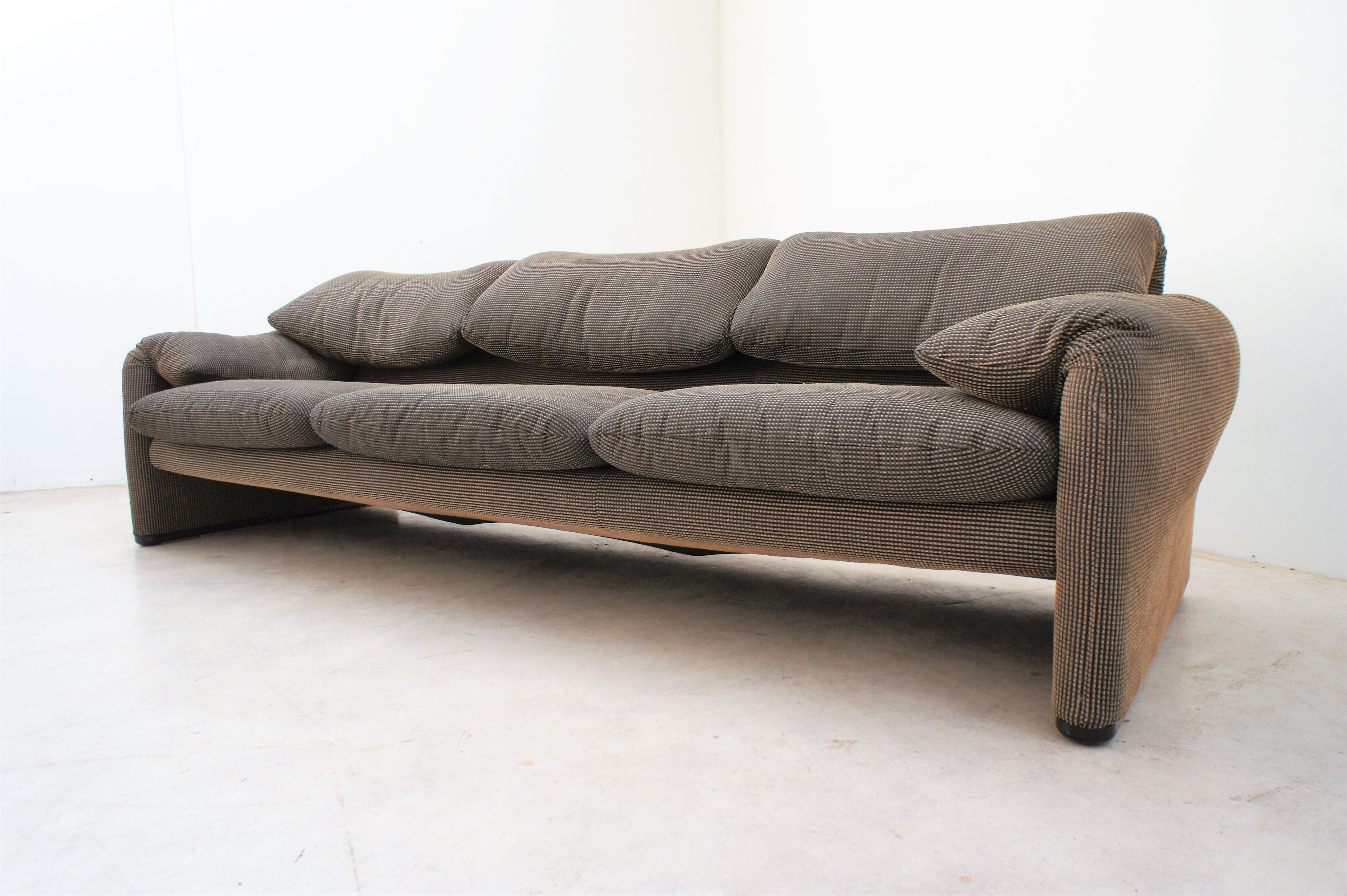 Maralunga Sofa, Vico Magistretti for Cassina