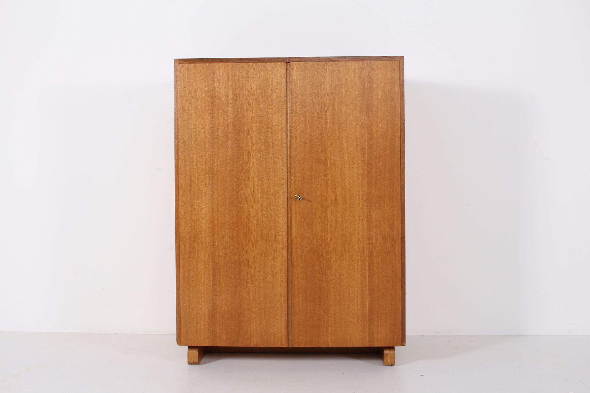 Retractable desk "Magic Box" Mummenthaler & Meier