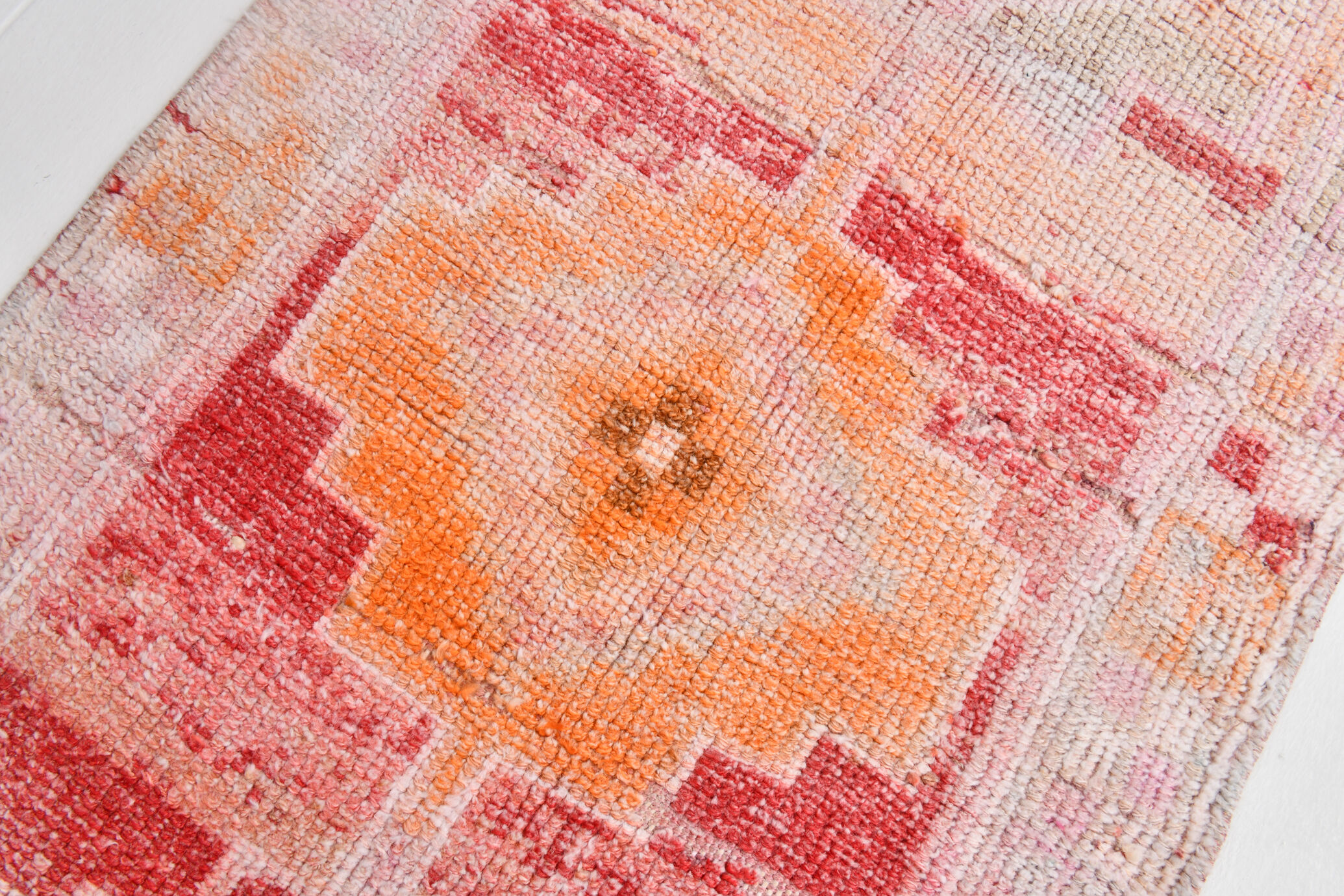 2x10 Pink & Red Classic Runner Rug,76x299Cm