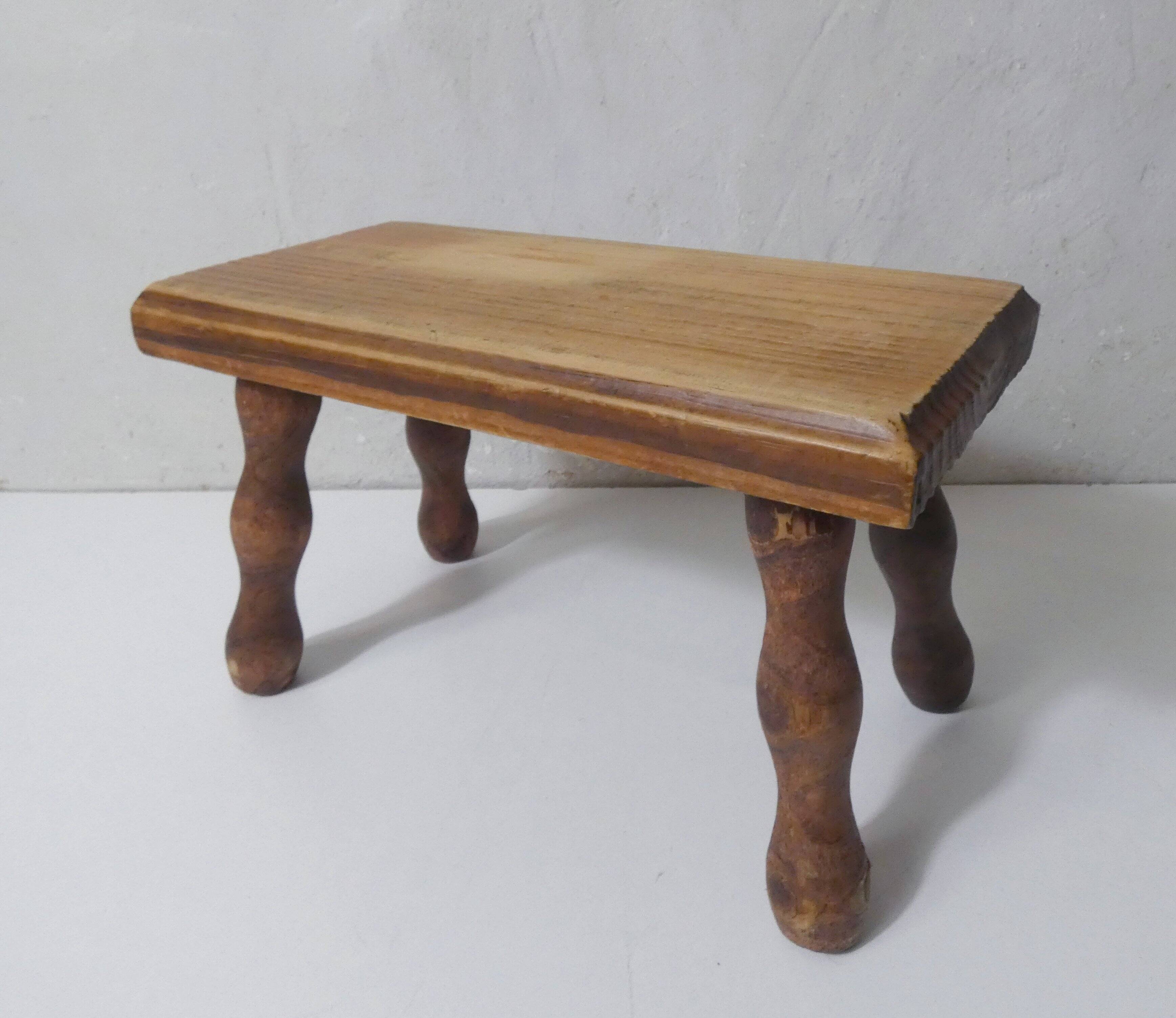 ancien petit Banc en bois marche pied vintage