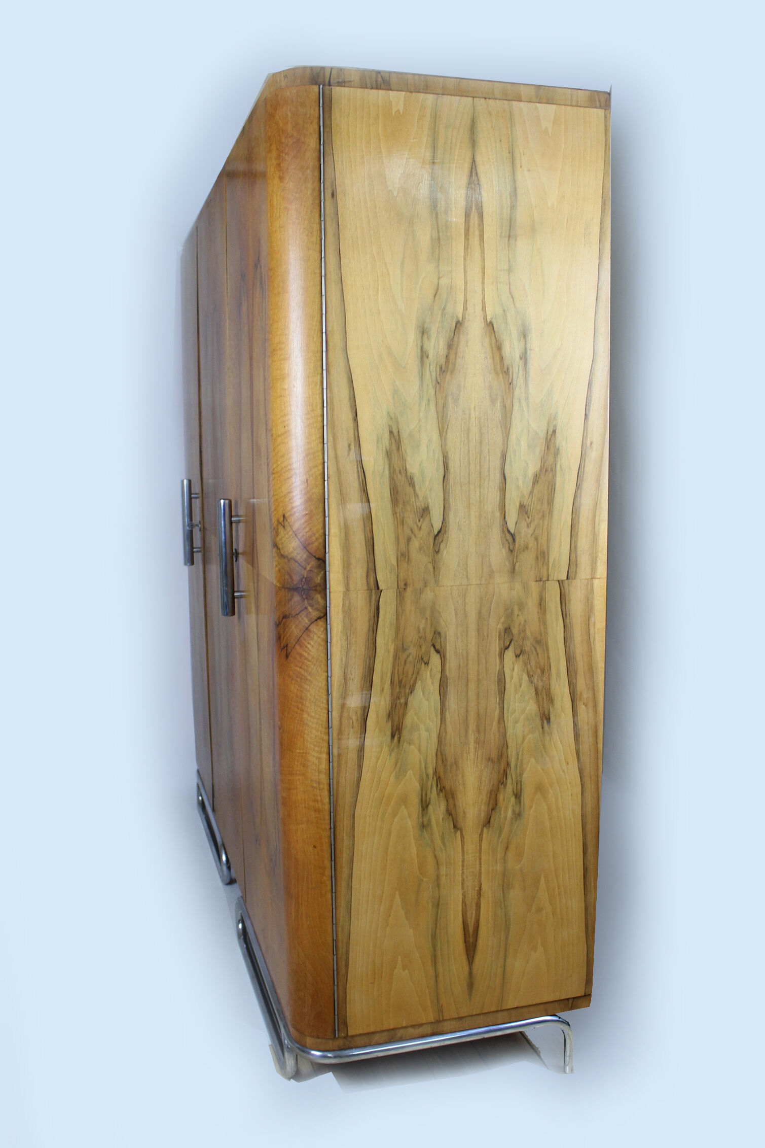 Bauhaus chromed tubular steel wardrobe, 1930s