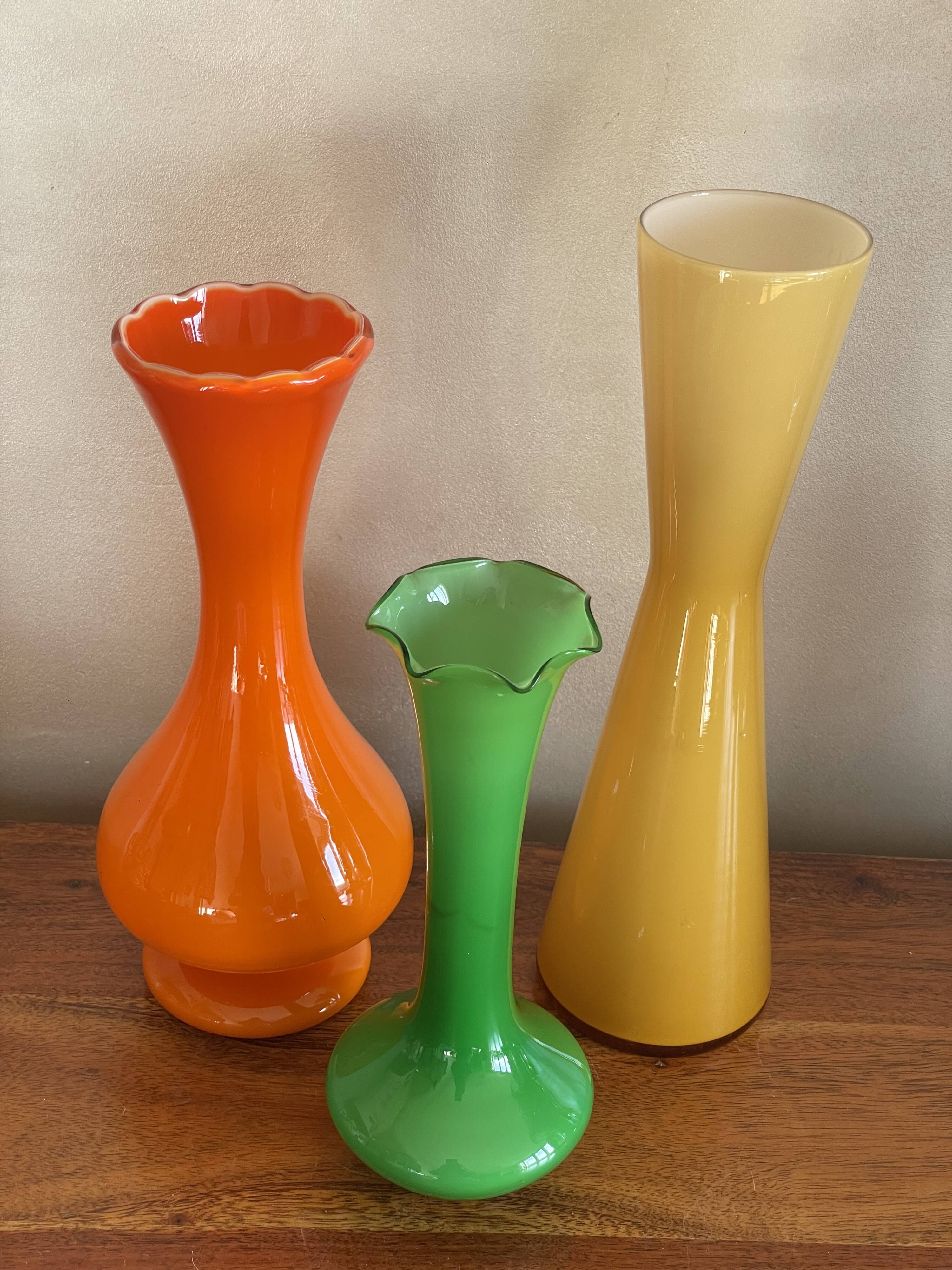 Trio of vases, soliflores