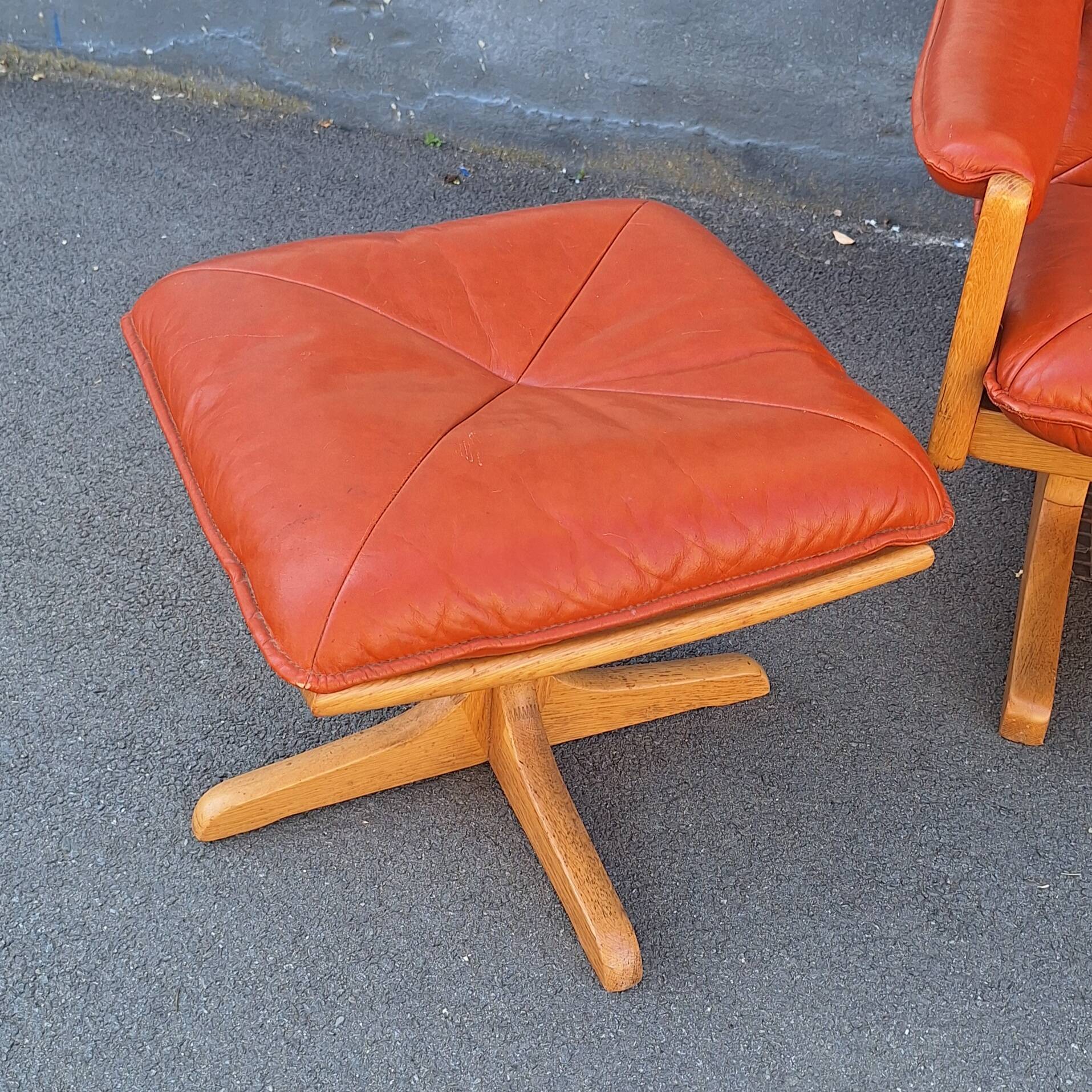 Scandinavian bench in wood and leather by Soda Galvano for Liebe Mobel