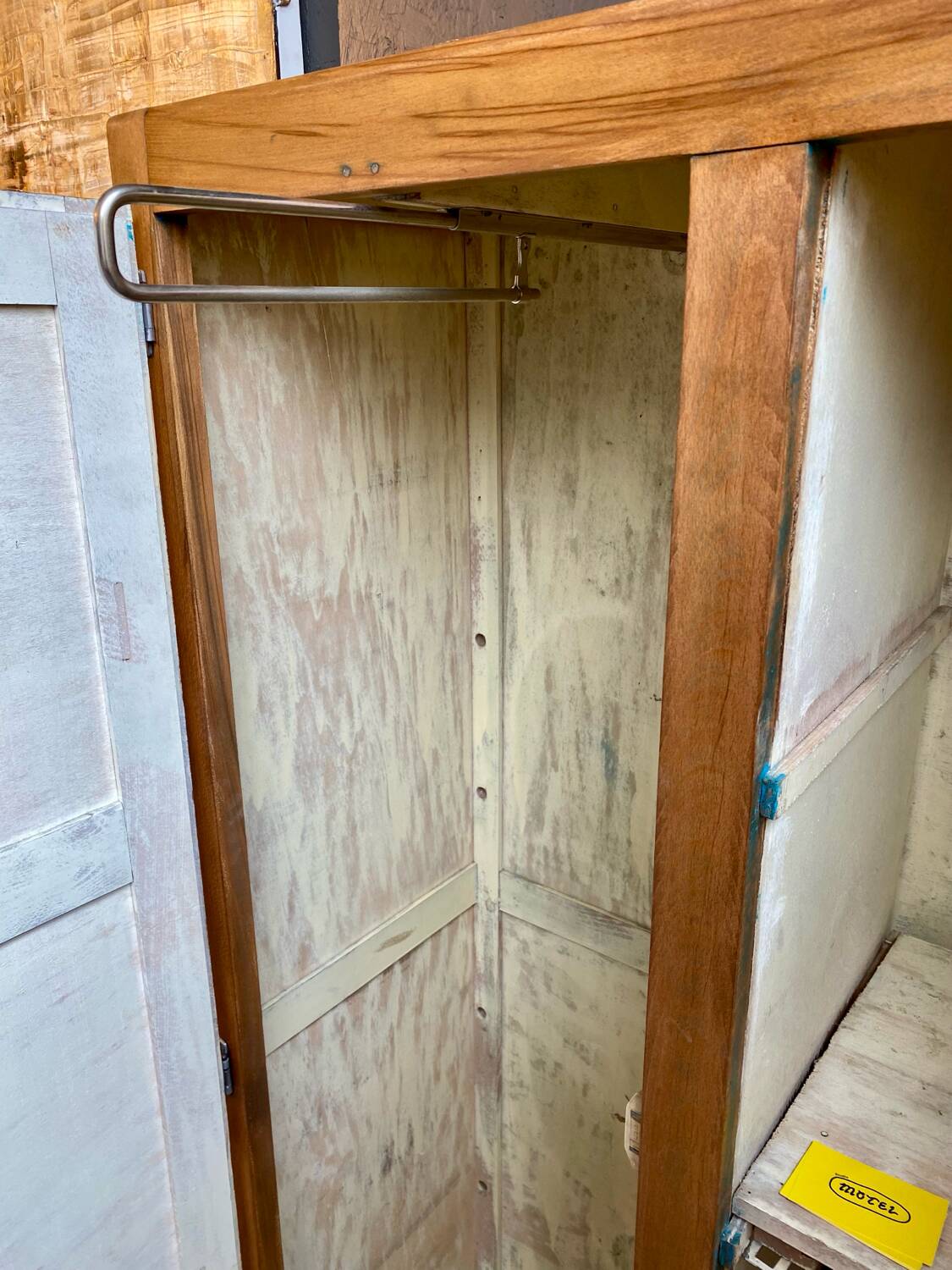 Armoire bois massif Art Déco