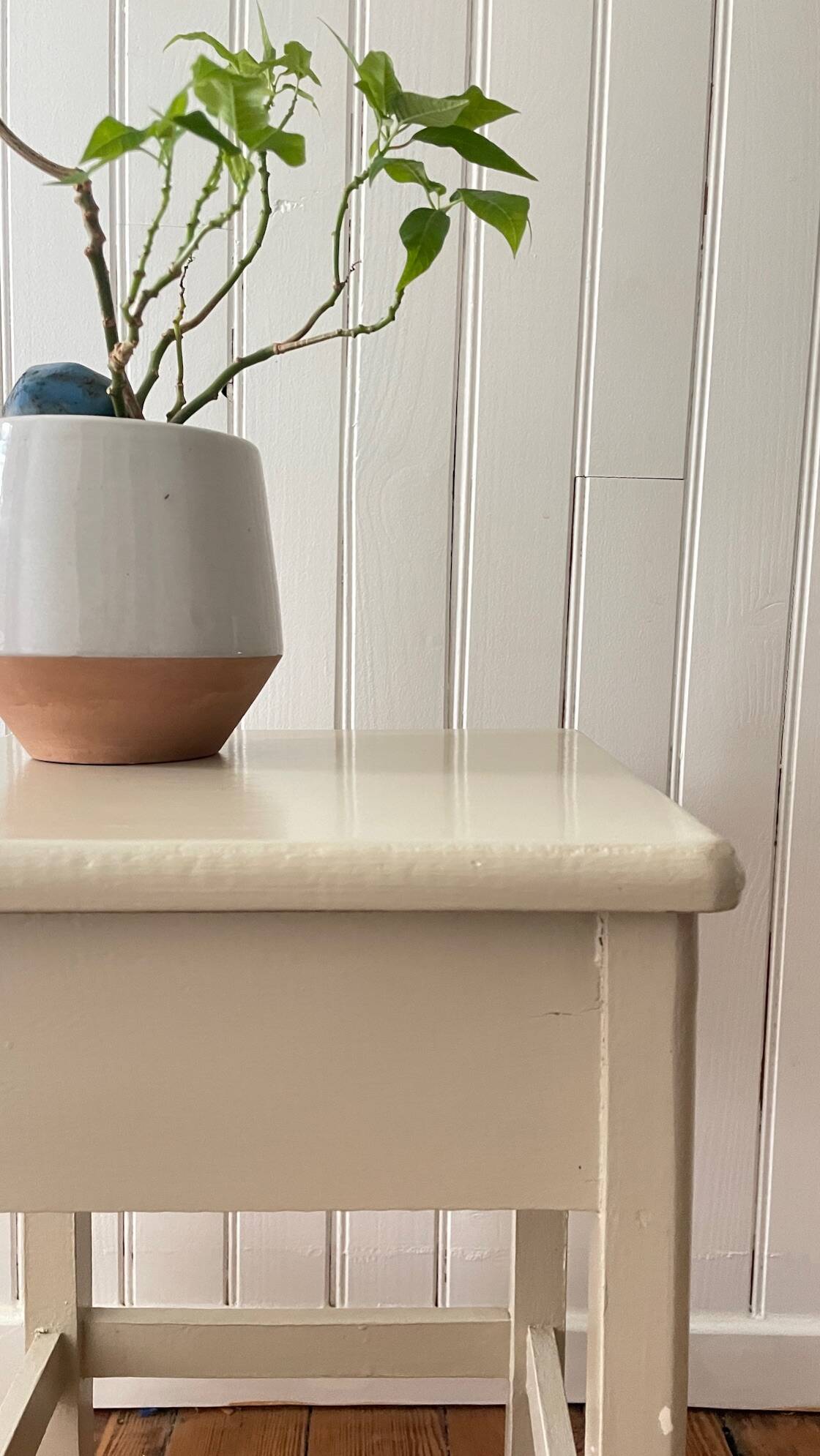 VINTAGE Beige Stool Chest