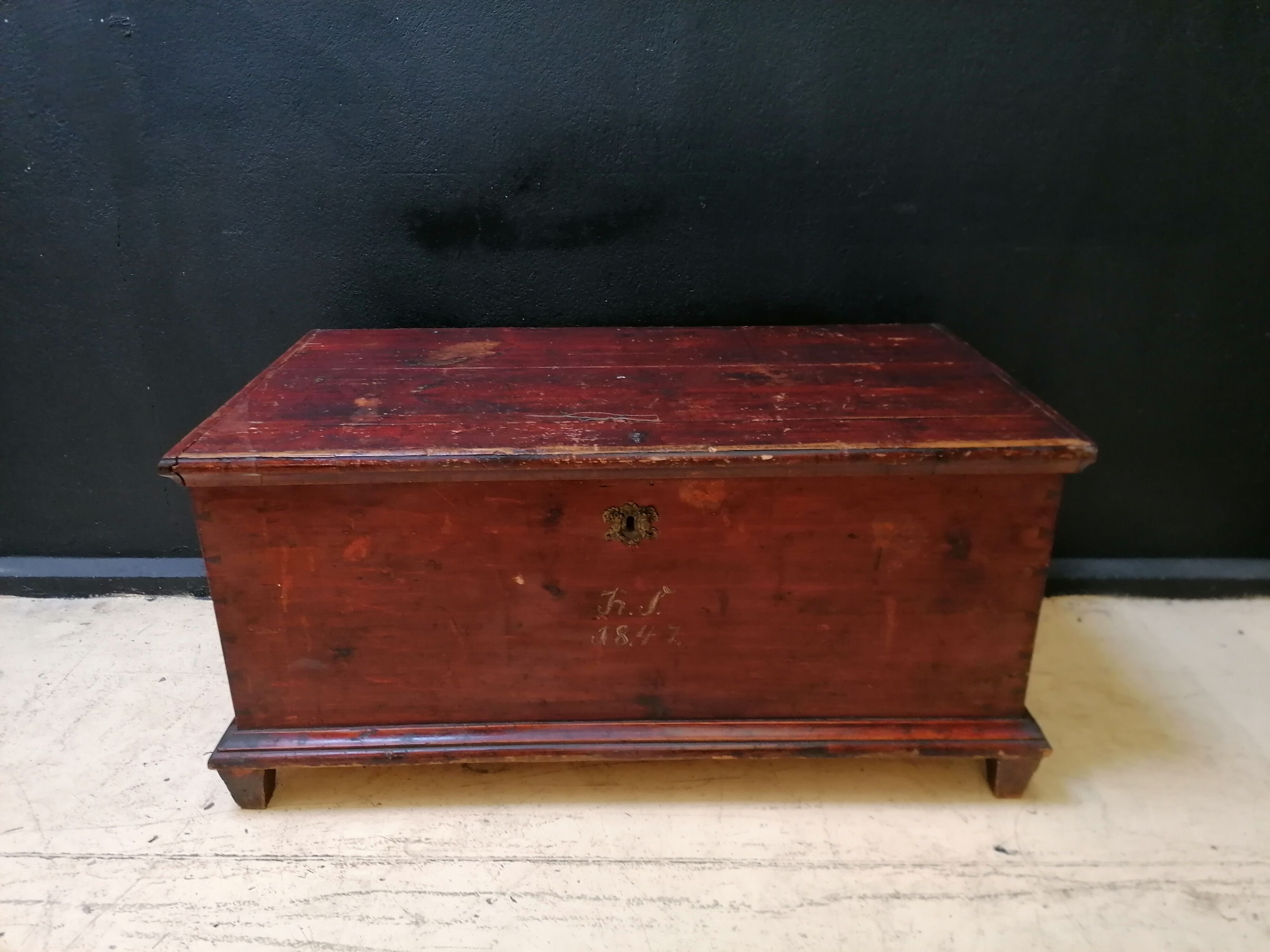 Large vintage chest old wooden trunk