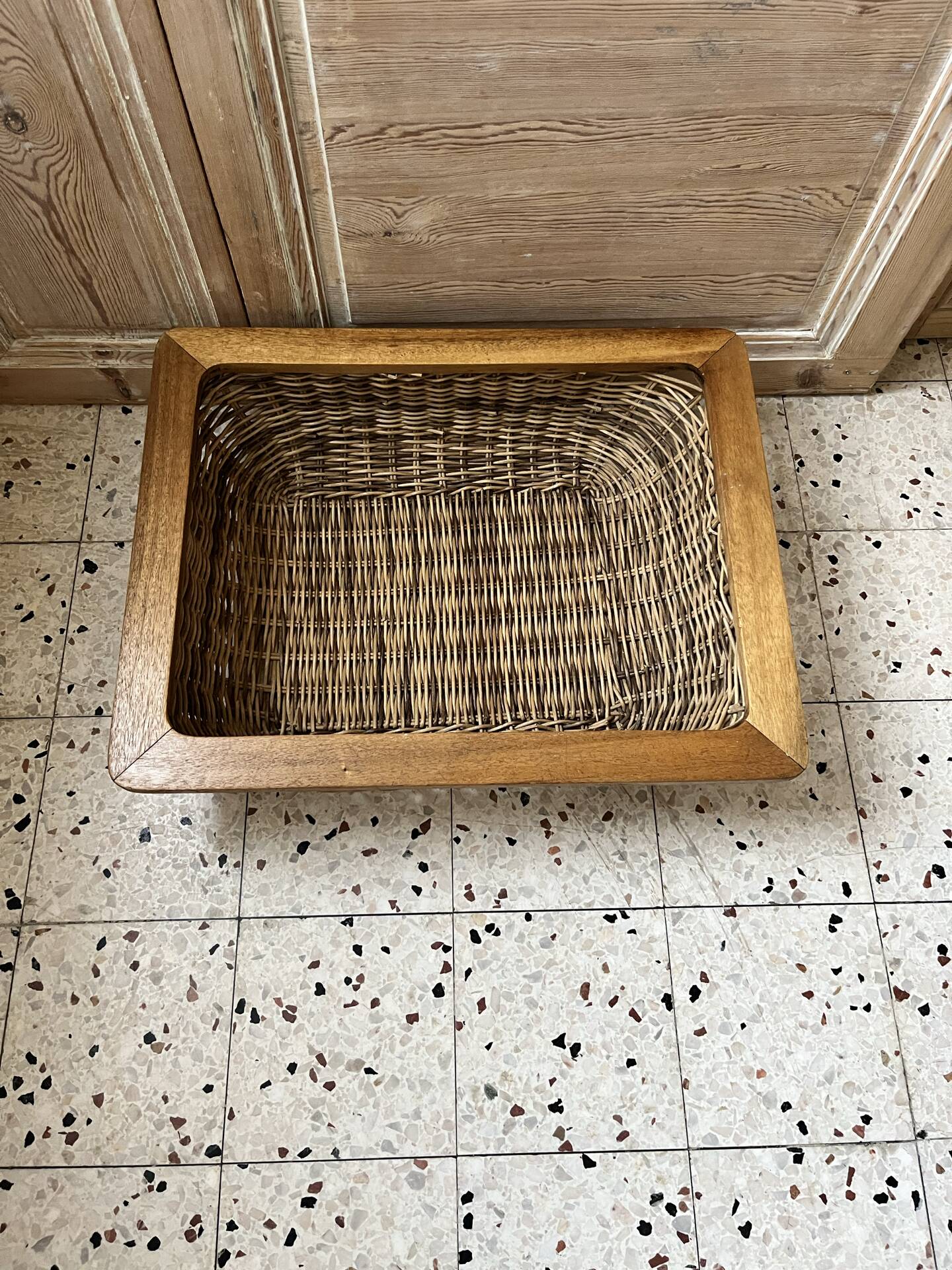 Panier en osier et bois 