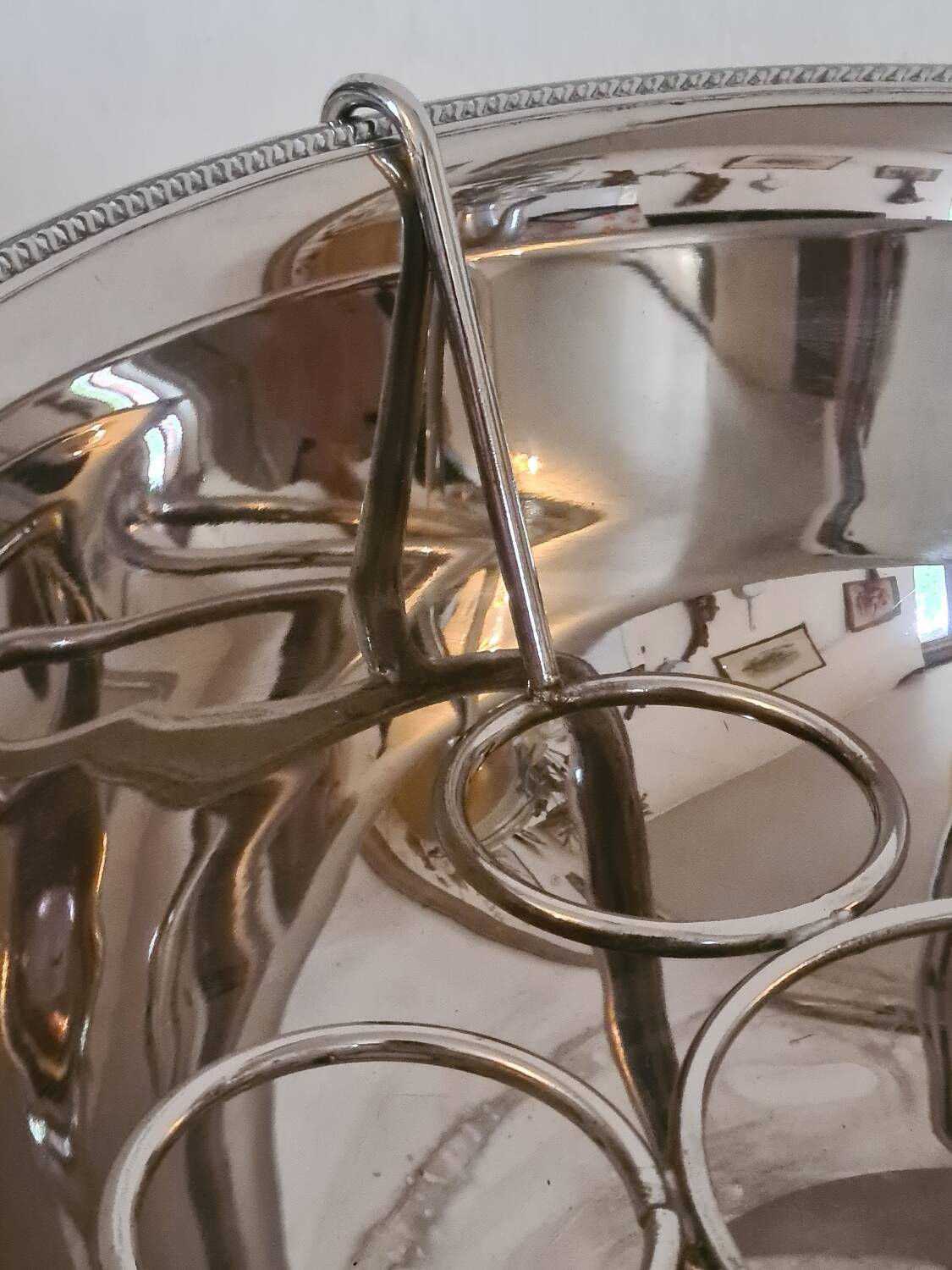 Silver metal champagne basin