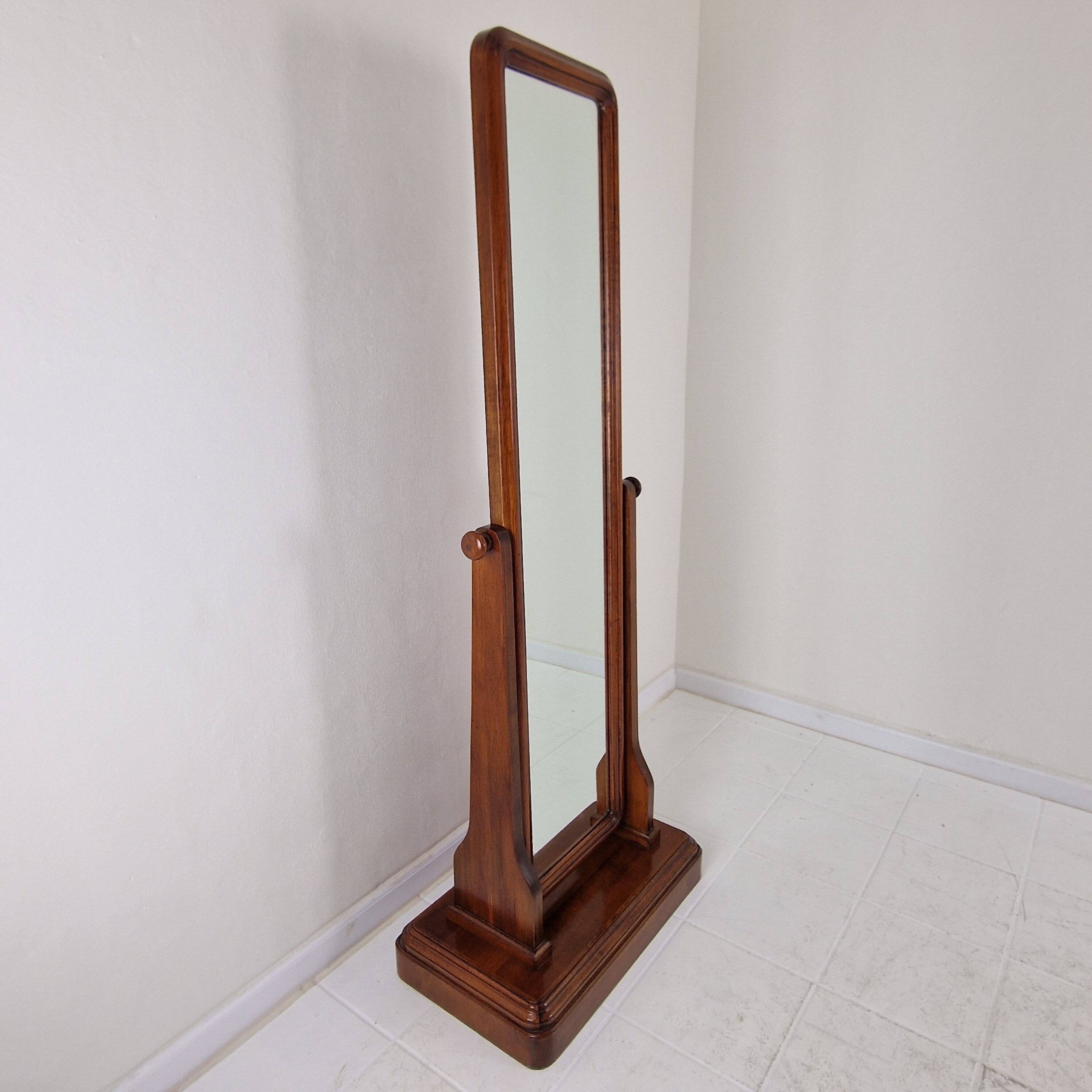 Italian Mid-Century Modern 'Psyché' Floor Mirror – Circa 1960s