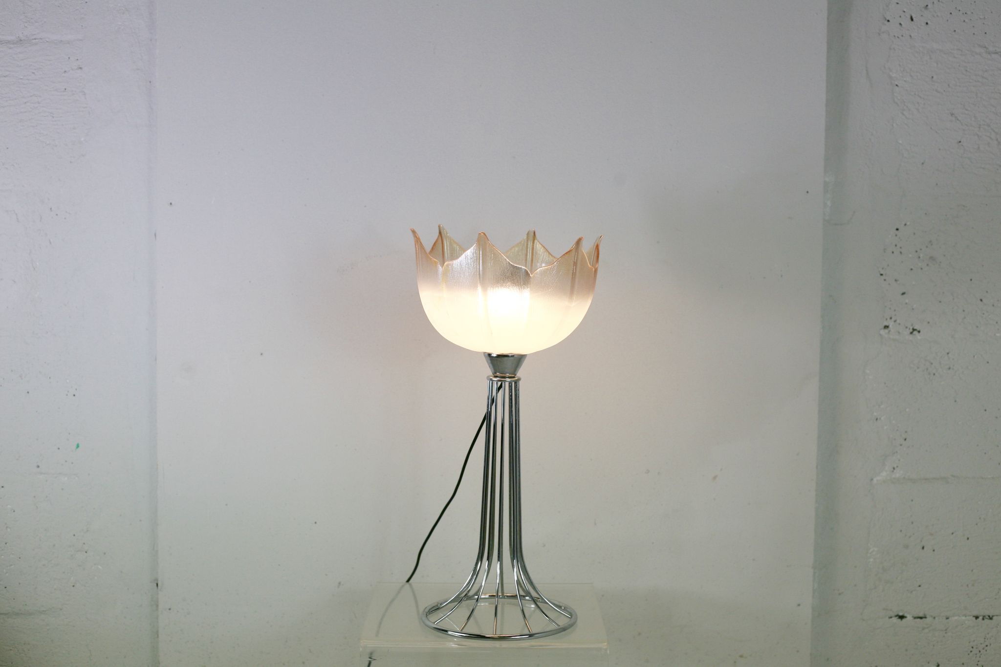 Lamp "space age". glass reflector, metal base. Circa 1970