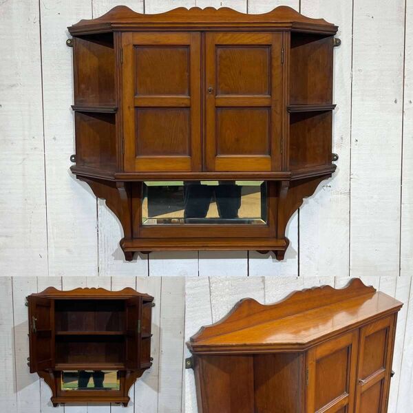 Etagère anglaise murale en noyer début XXème