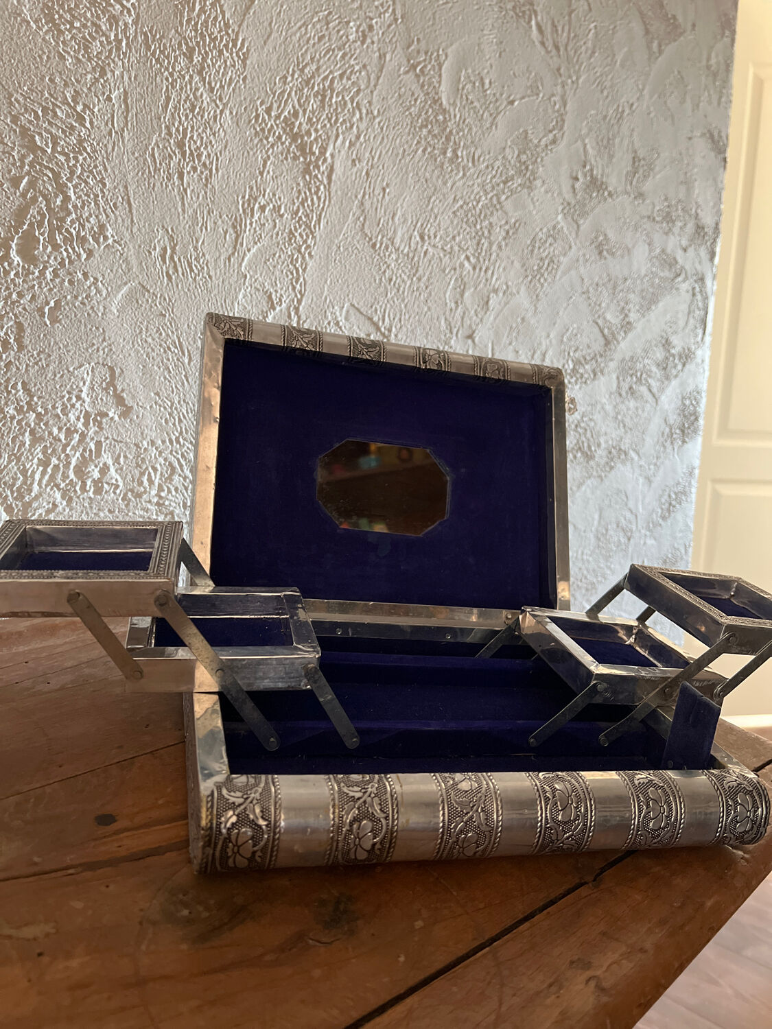 Jewelry box