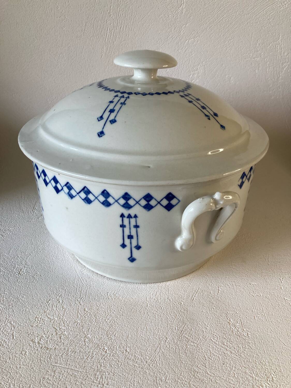 Large soup tureen / vegetable bowl / casserole dish Saint Uze - Art Deco