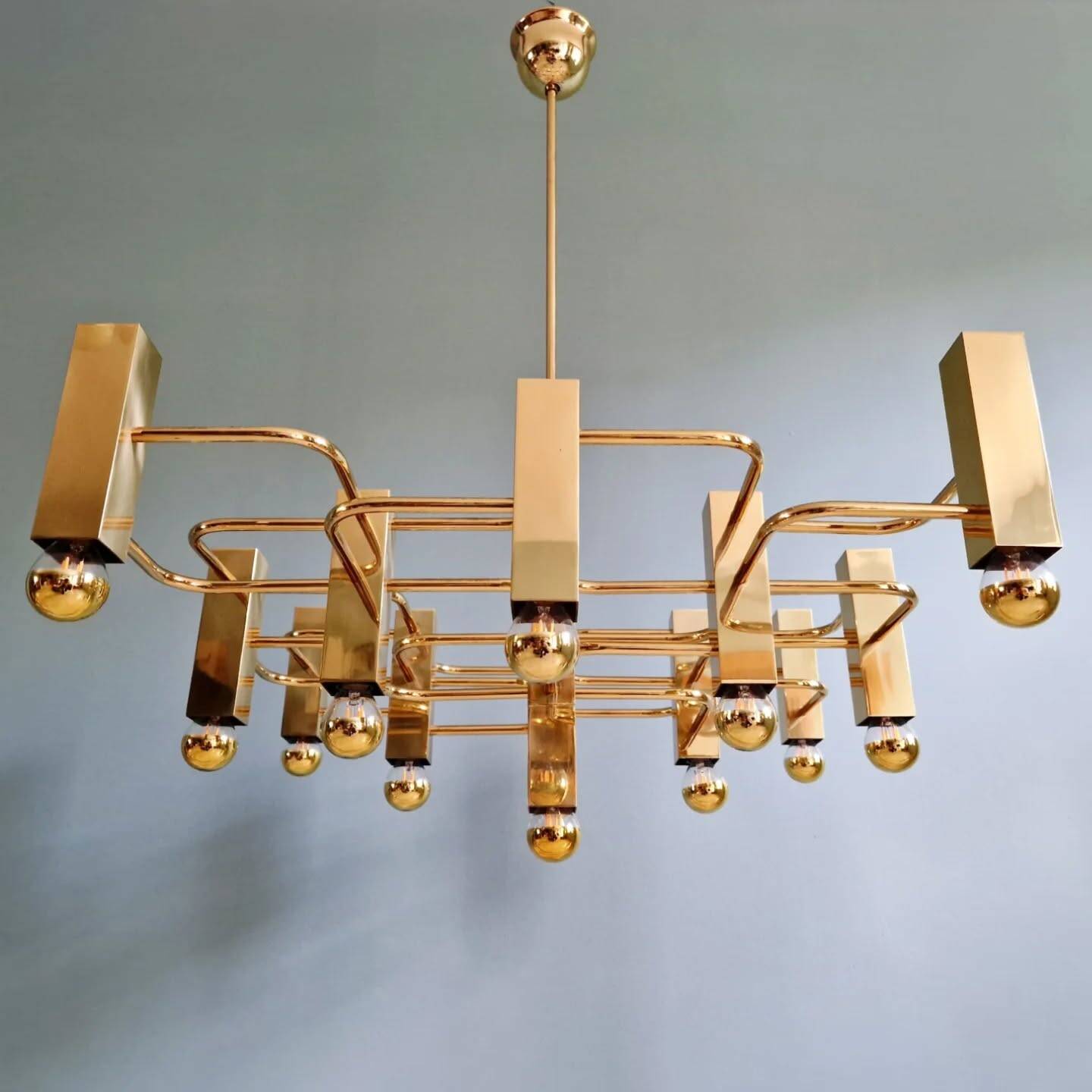 Geometric brass chandelier, design G. Sciolari, Boulanger, 1970