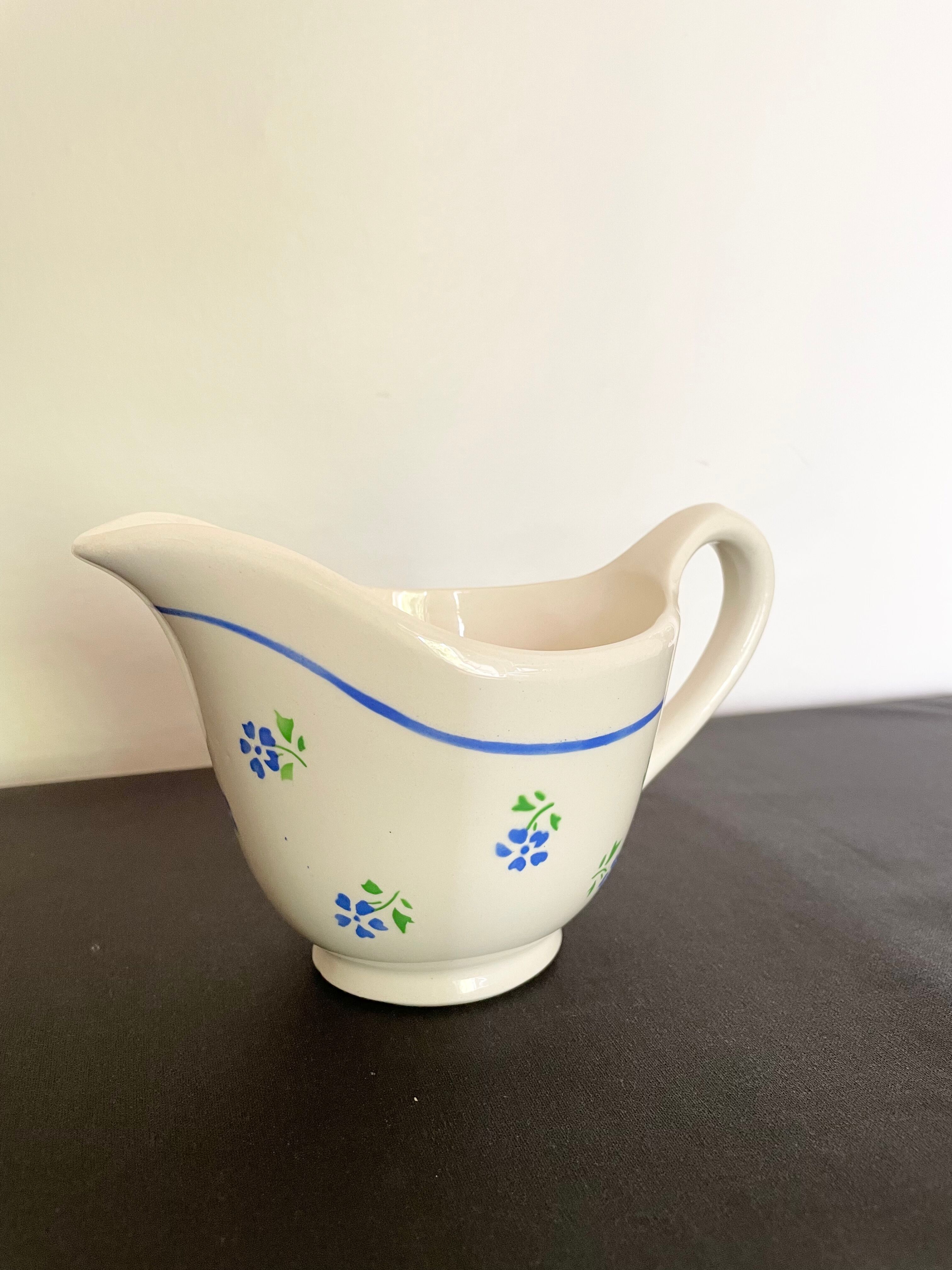 Badonviller porcelain sauce boat 1950