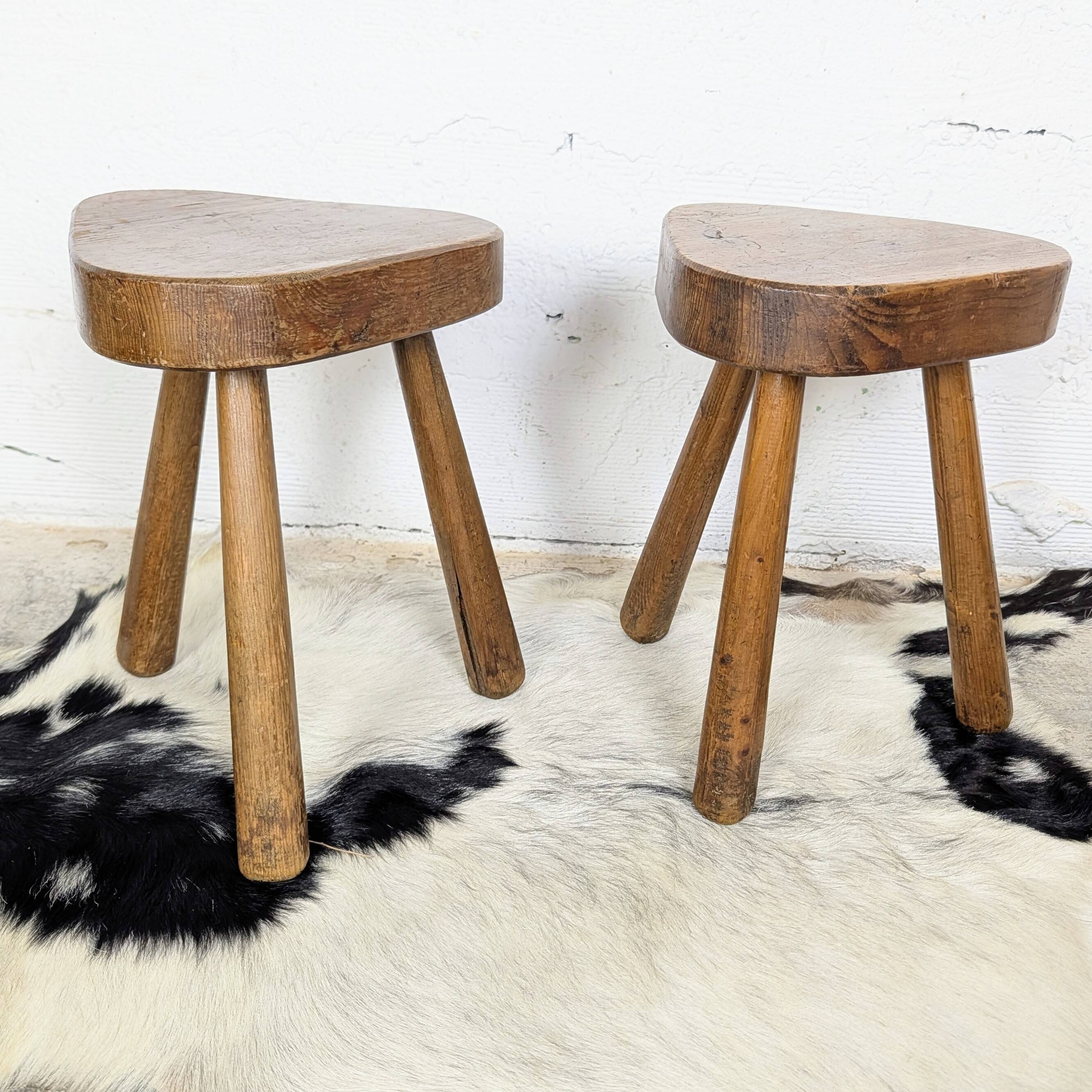 Paire de tabourets brutalistes