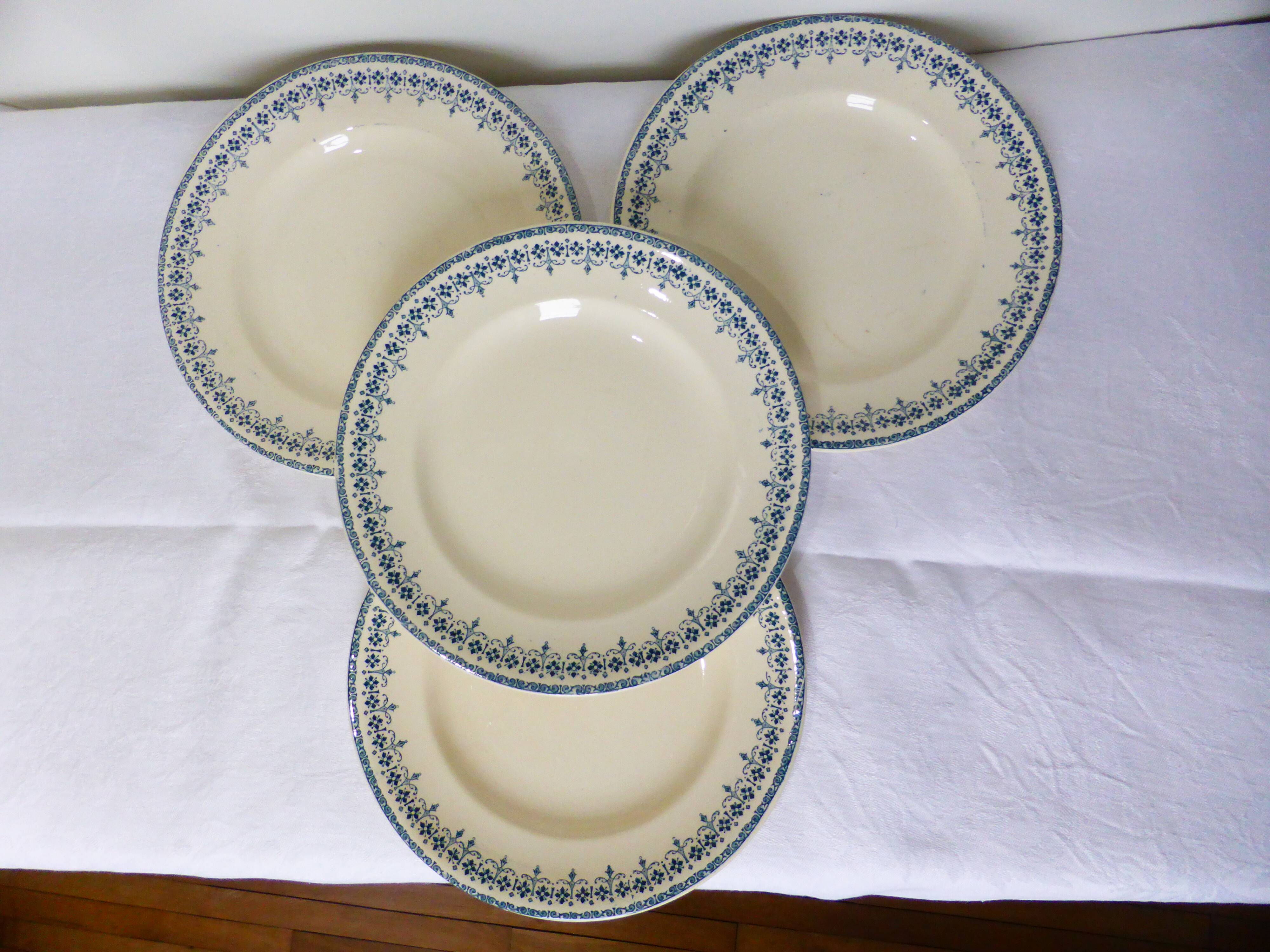 4 assiettes dessert de Longwy modèle Bordeaux
