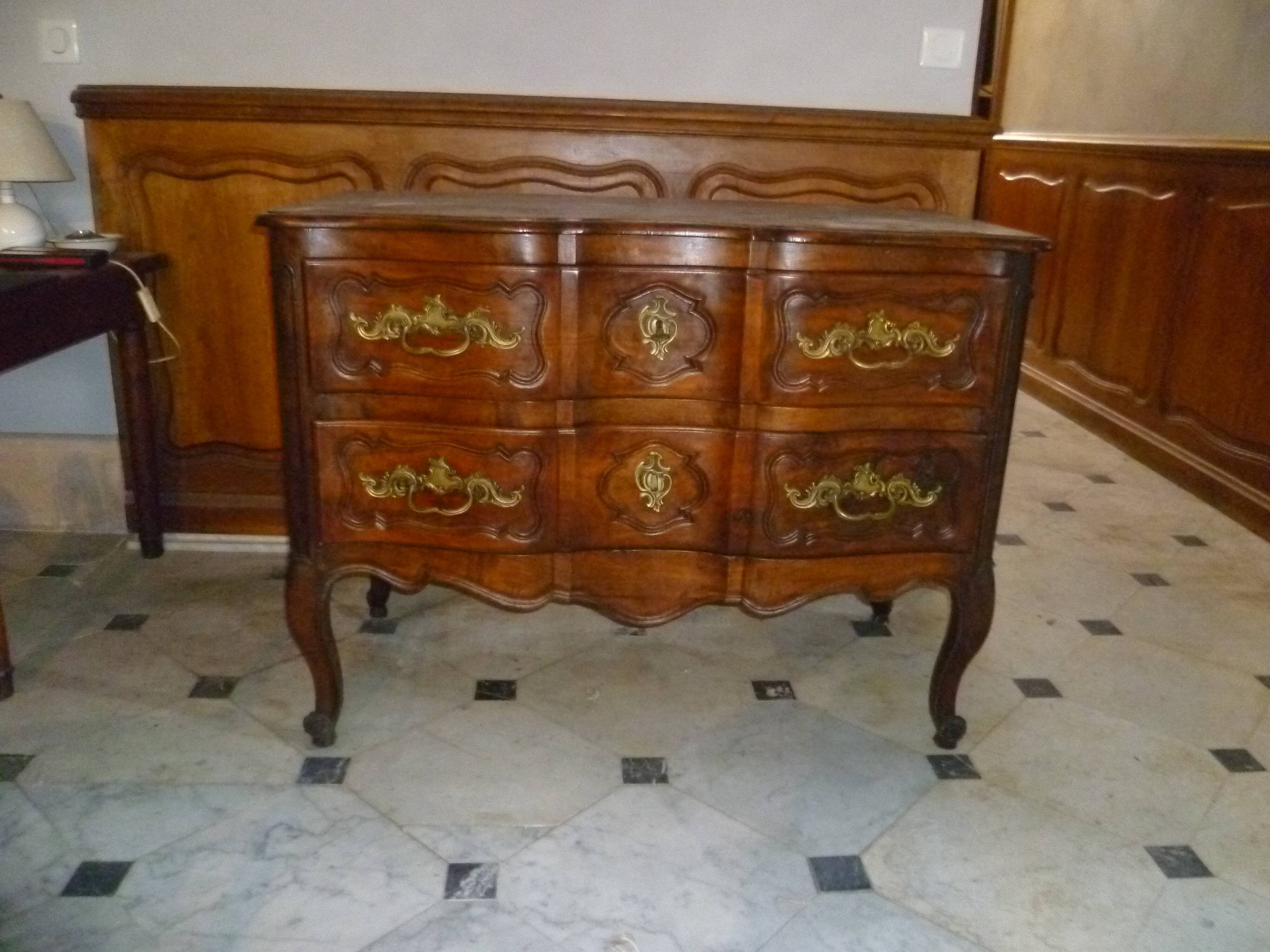 Commode arbalette XVIIIeme 2 tiroirs  en merisier