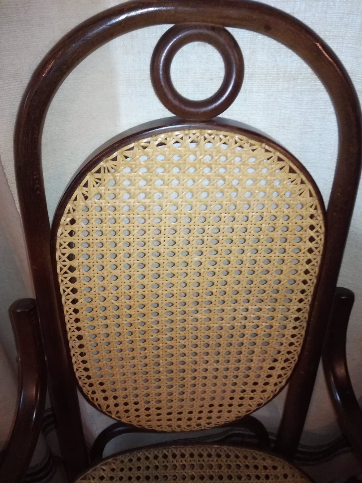 Pair of curved wooden armchairs and caning Thonet N ° 17 or long John 1920