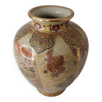Royal Satsuma Chinese porcelain vase