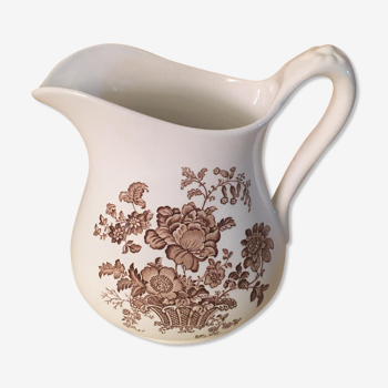 Pichet en porcelaine avec une base ovale de manufacture anglaise motifs floraux