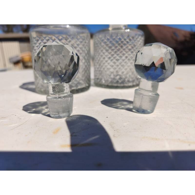 Paire de flacons en verre soufflé