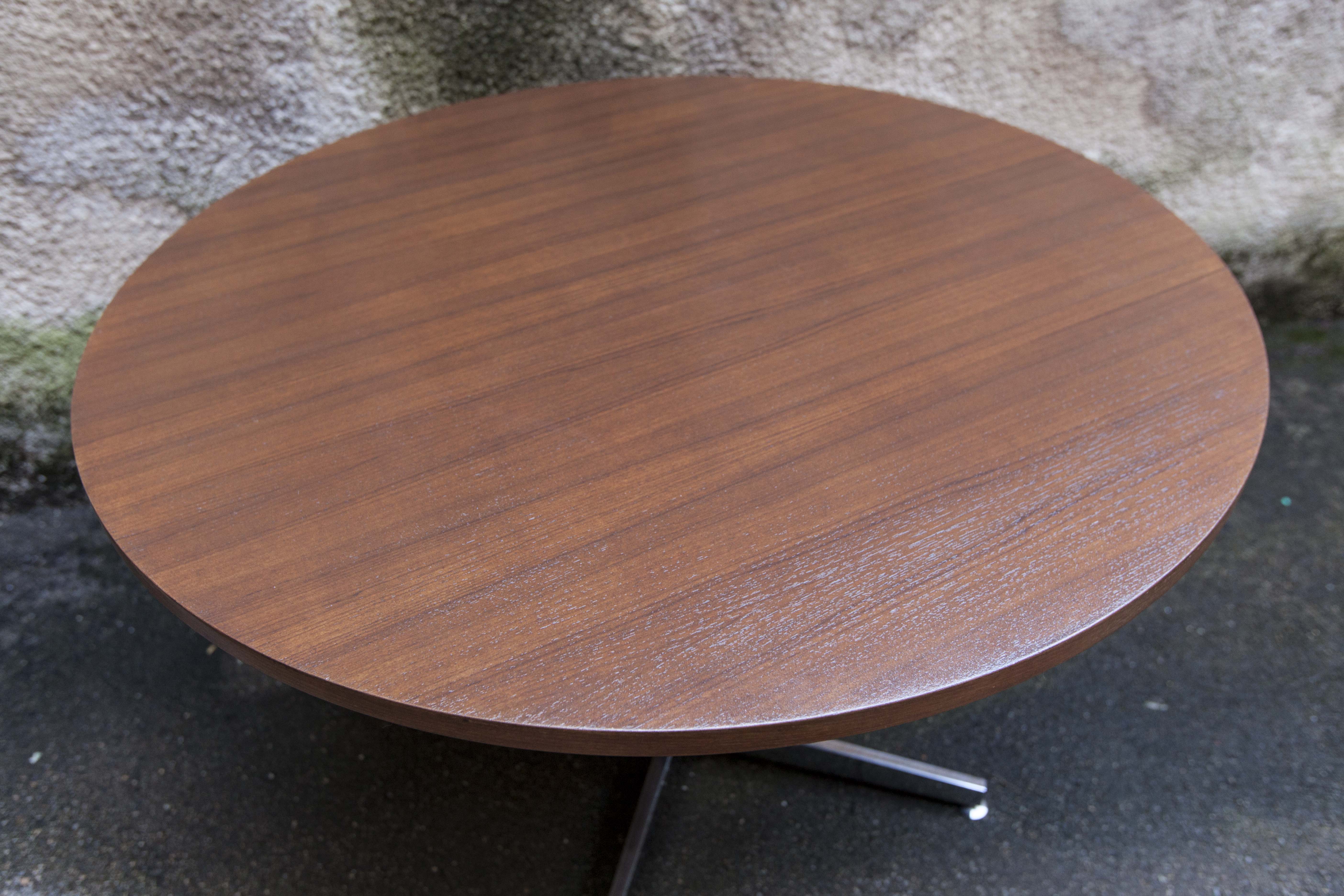 Table up and down restored 1960